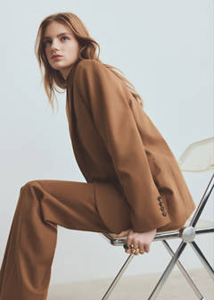 Straight suit jacket with lapel pockets — Caramel 5