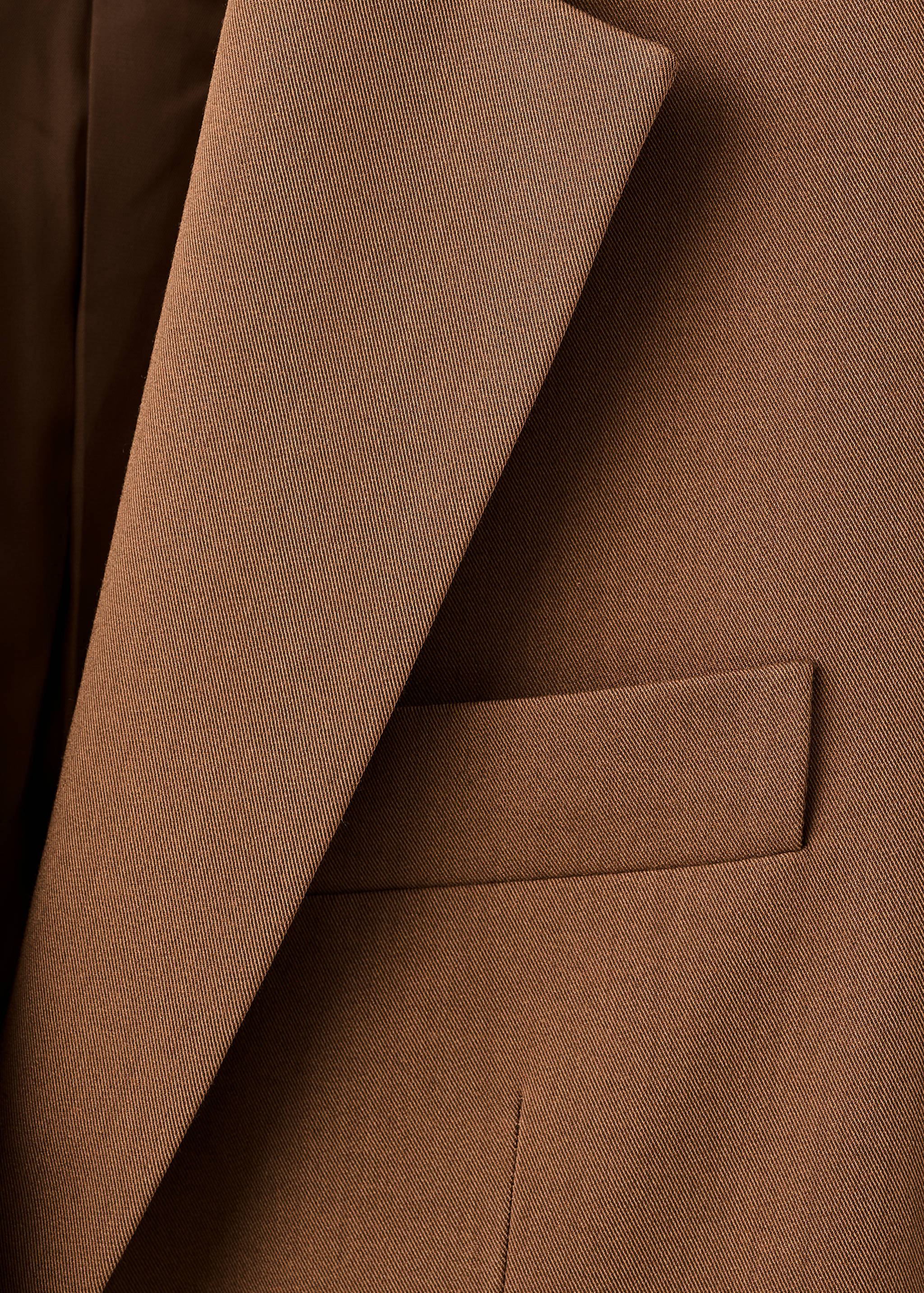 Straight suit jacket with lapel pockets - Details of the article 8