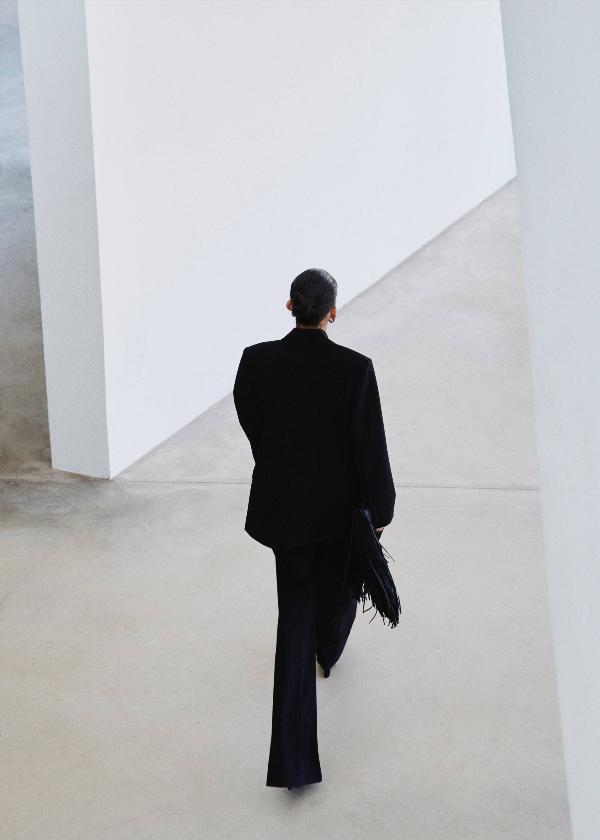 Straight suit jacket with lapel pockets - Reverse of the article, Black. Ref: 27021299-00.