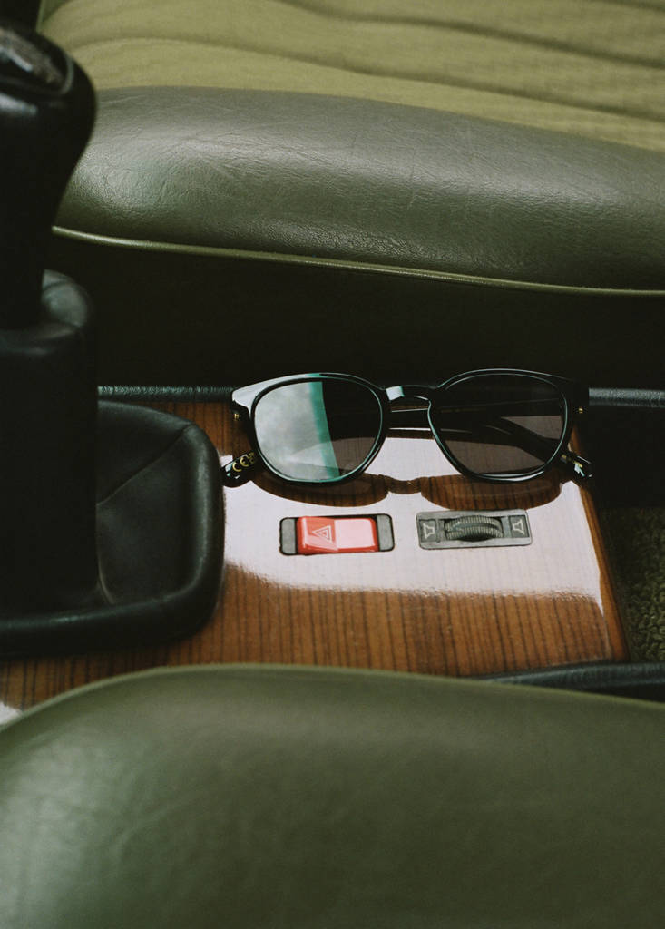 Round-framed sunglasses — Black