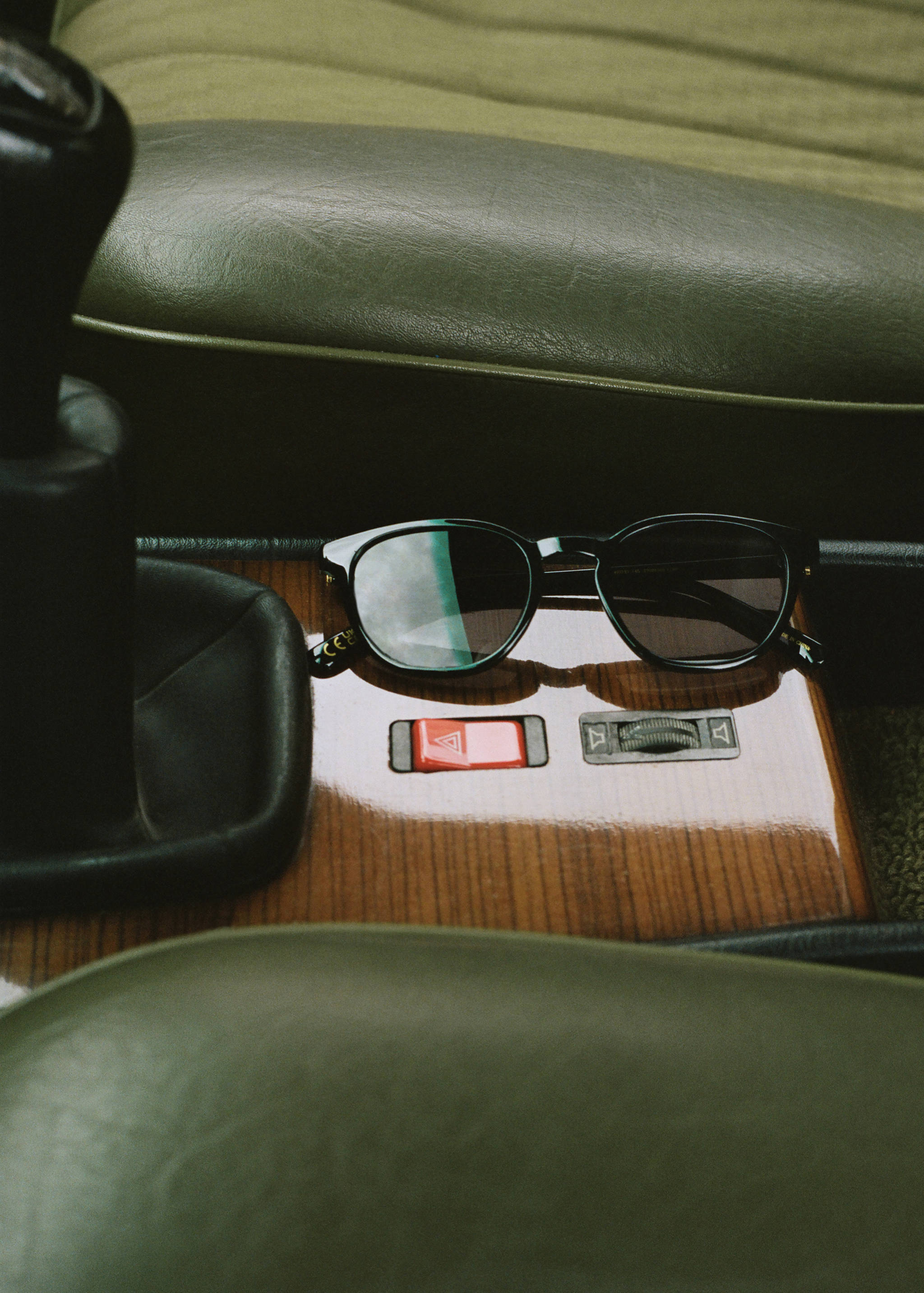 Gafas de sol montura redonda - Plano general