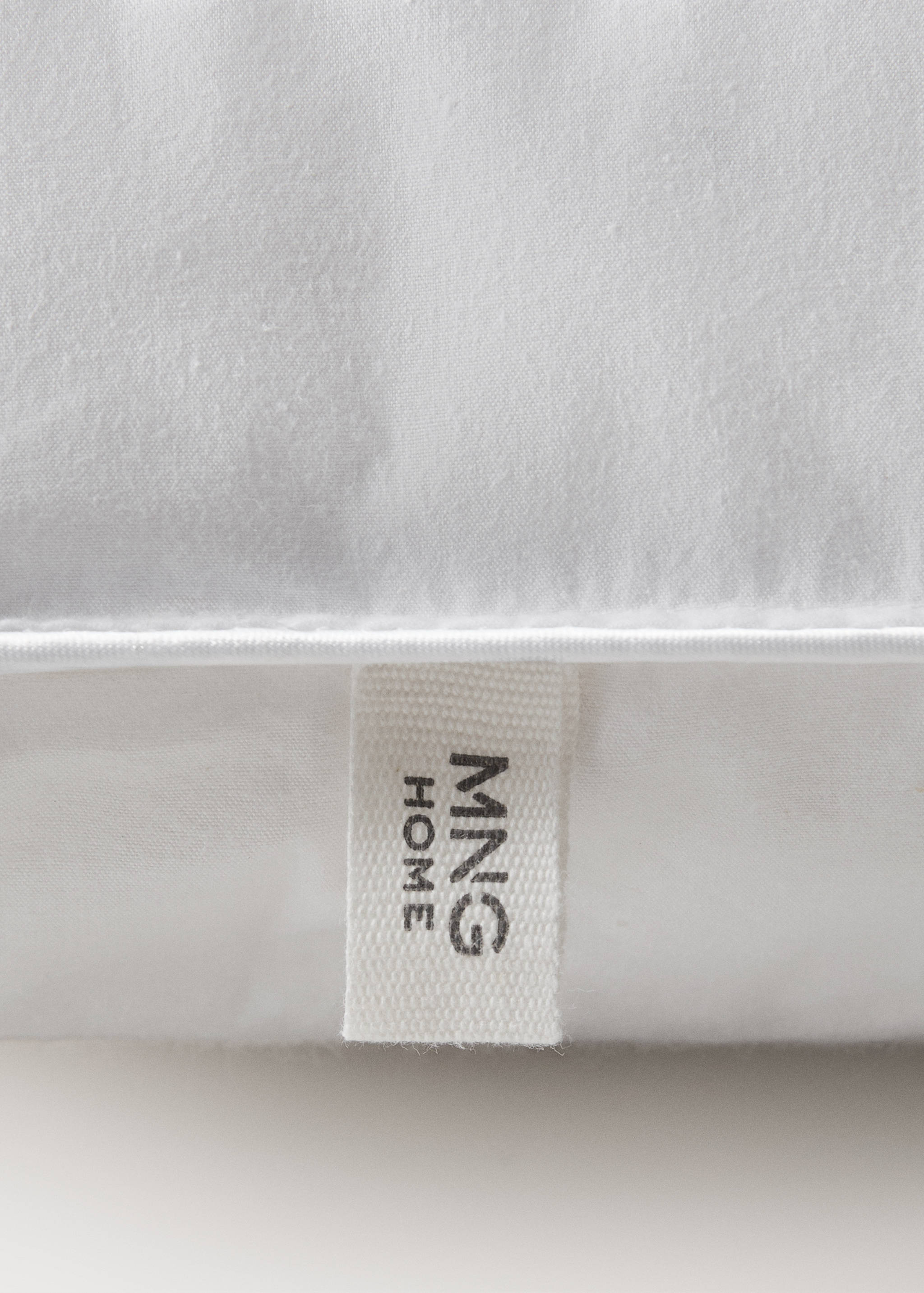 Feather and down pillow filling with 3 chambers, 50x75 cm - Details of the article 2