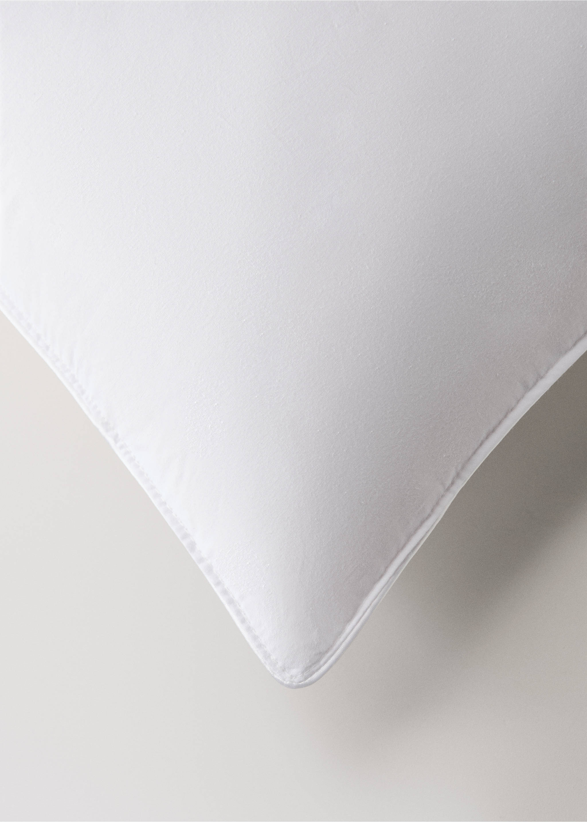Feather and down pillow filling with 3 chambers, 50x75 cm - Details of the article 3, White. Ref: 27021328-00.