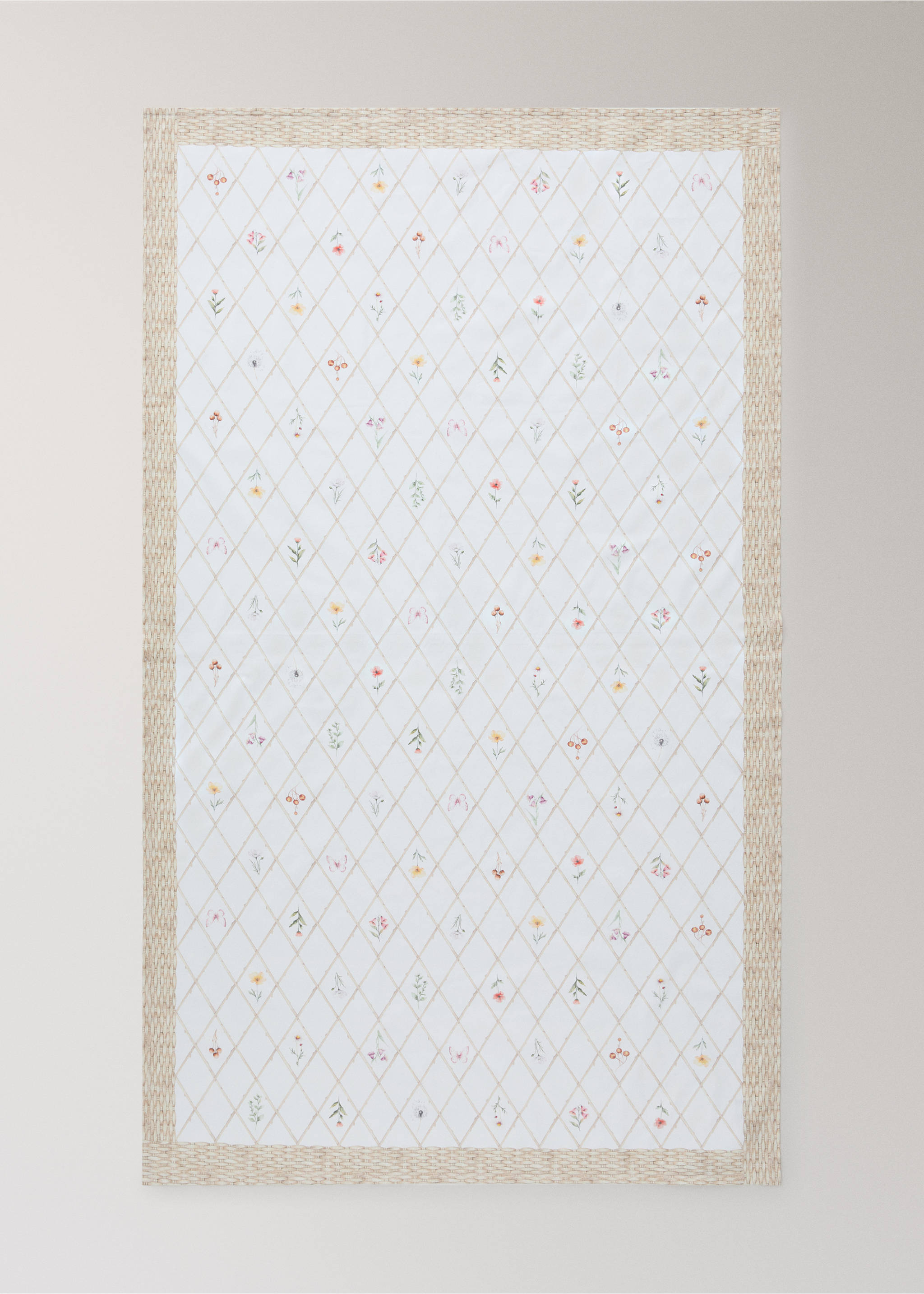 Resin-coated tablecloth with floral motifs for 8 to 10 guests - Details of the article 3, Peach. Ref: 27021330-00.