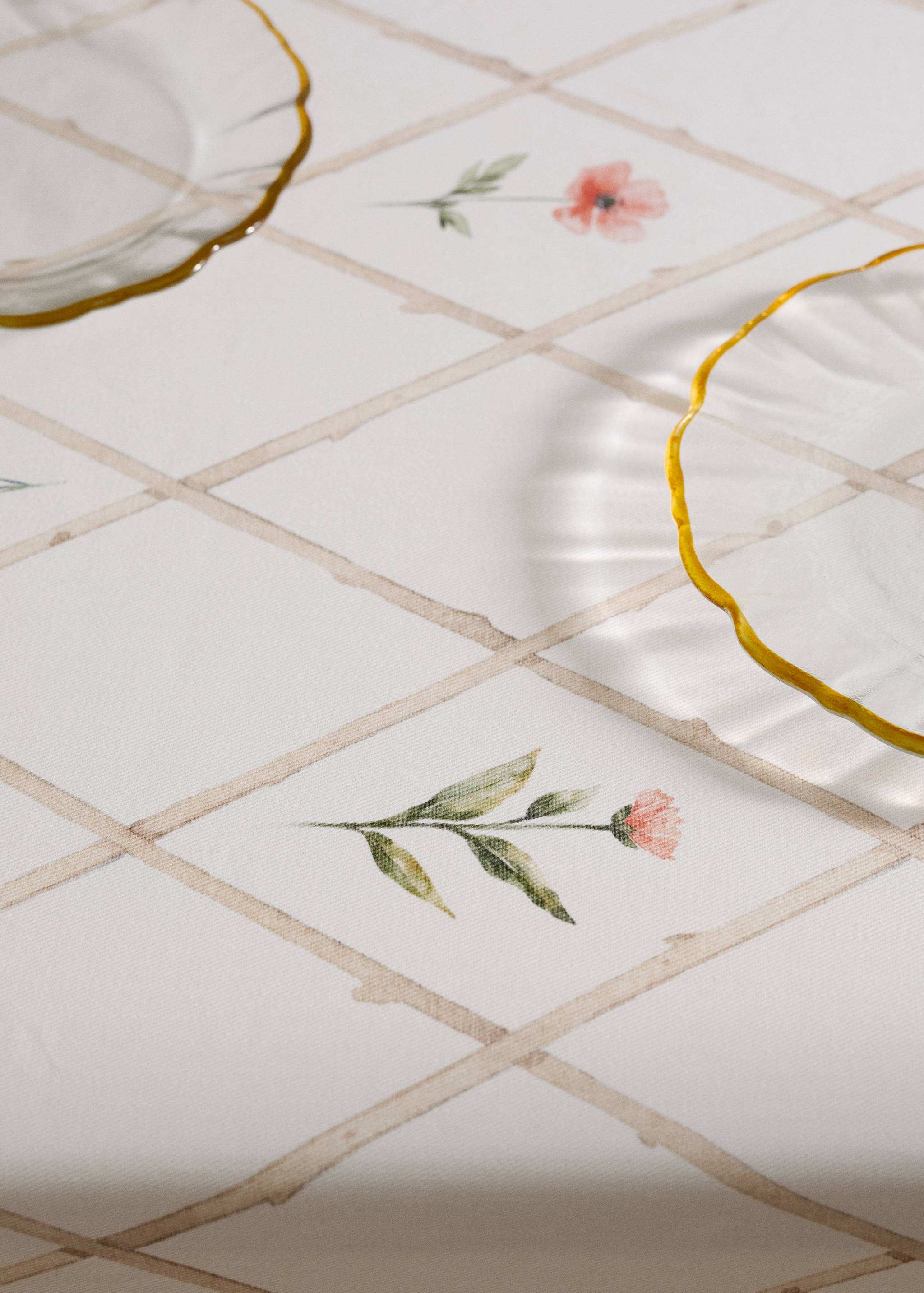 Resin-coated tablecloth with floral motifs for 6 to 8 guests - Details of the article 7