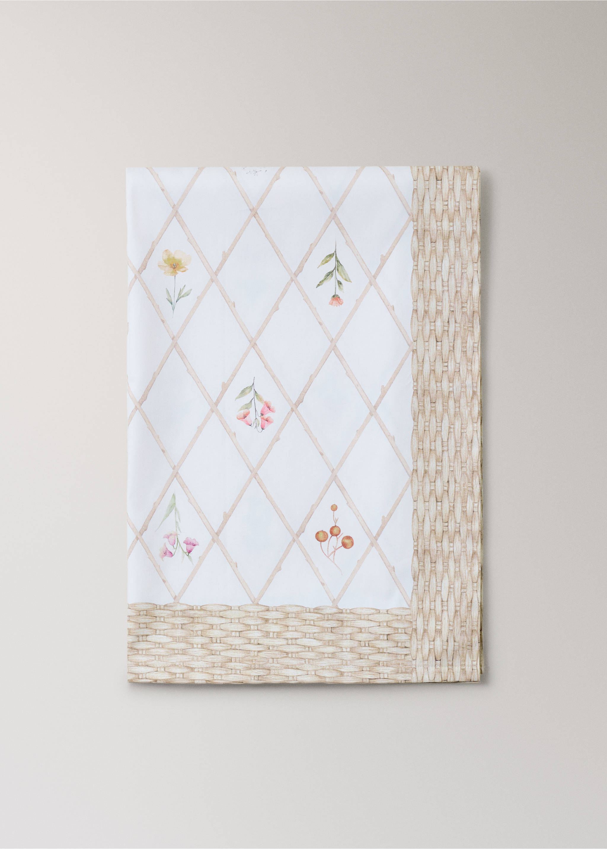 Resin-coated tablecloth with floral motifs for 6 to 8 guests - Article without model, Peach. Ref: 27021331-00.