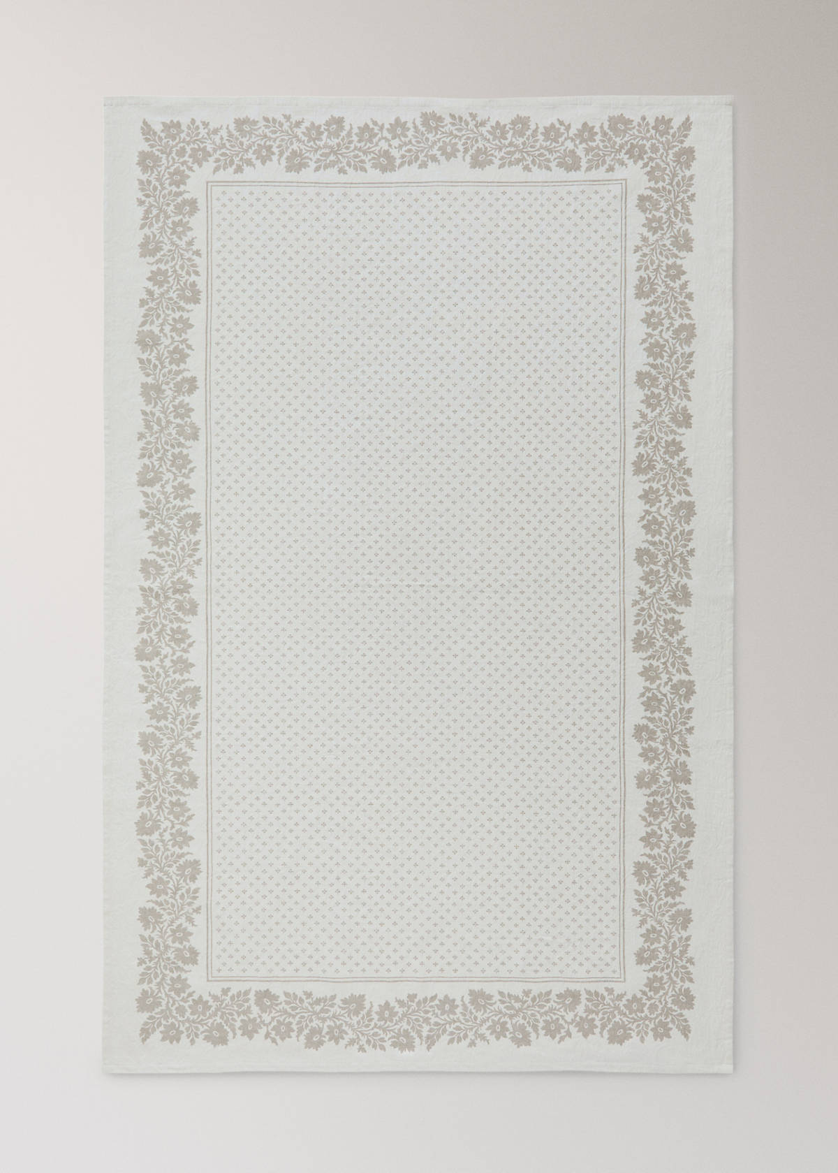 100% cotton jacquard tablecloth for 2 to 4 people — White