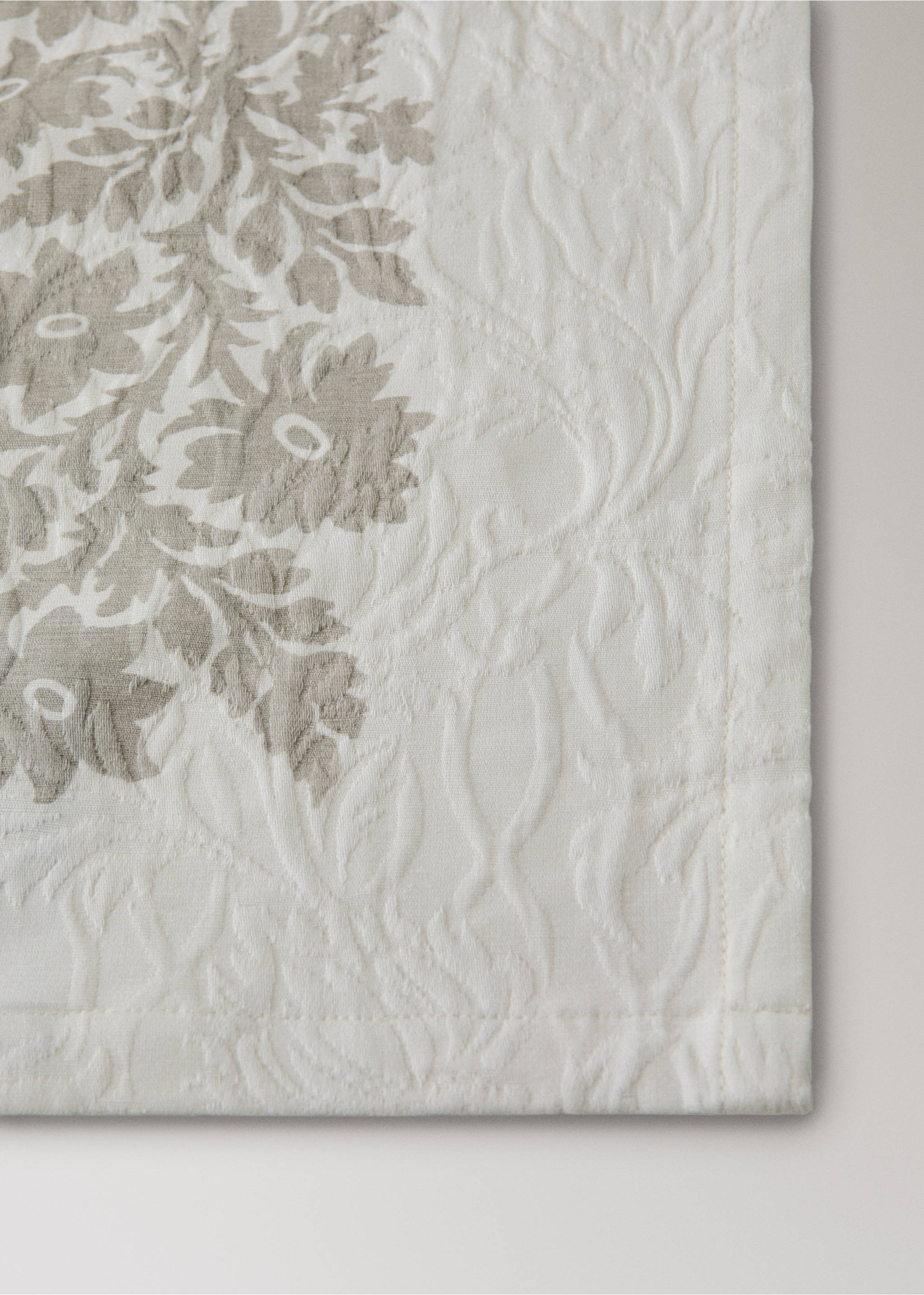 100% cotton jacquard tablecloth for 8 to 10 guests - Details of the article 2, White. Ref: 27021334-00.