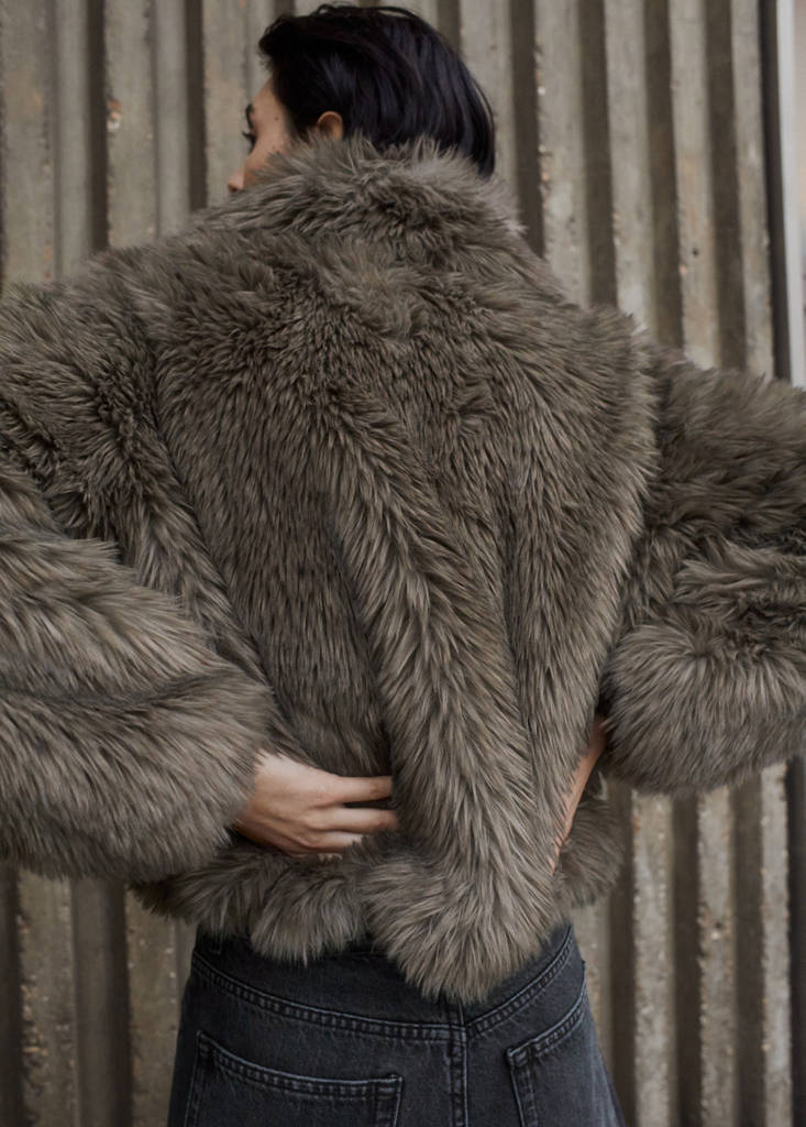 Faux-fur jacket with lapels — Grey