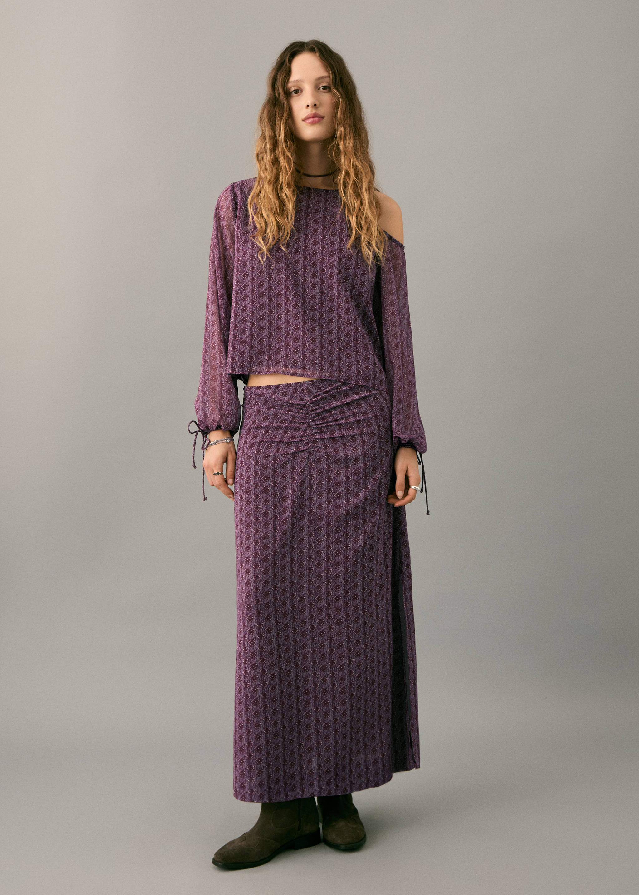 Блузка с принтом и вырезами - Деталь изделия 2