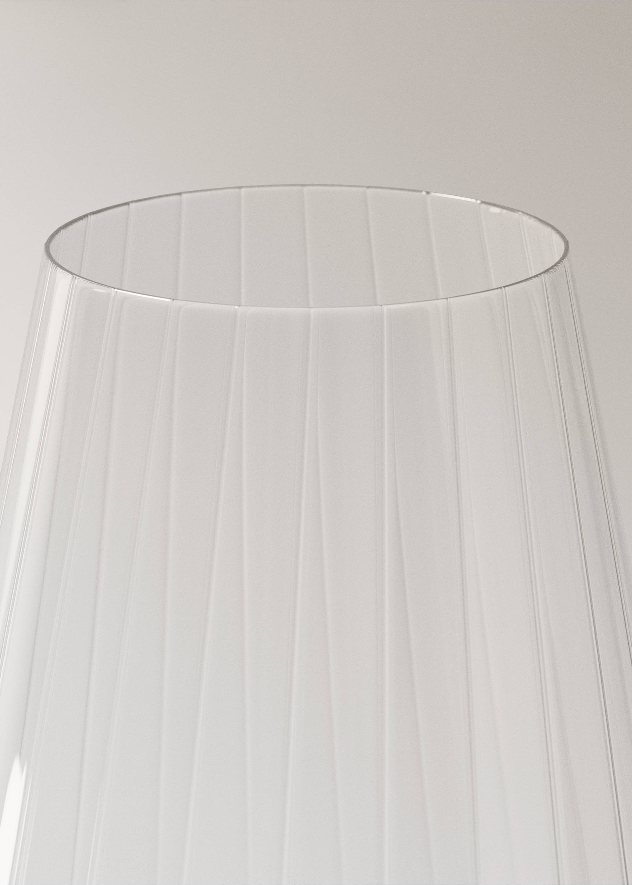 Tall glass vase - Details of the article 1, Ice Grey. Ref: 27021521-00.