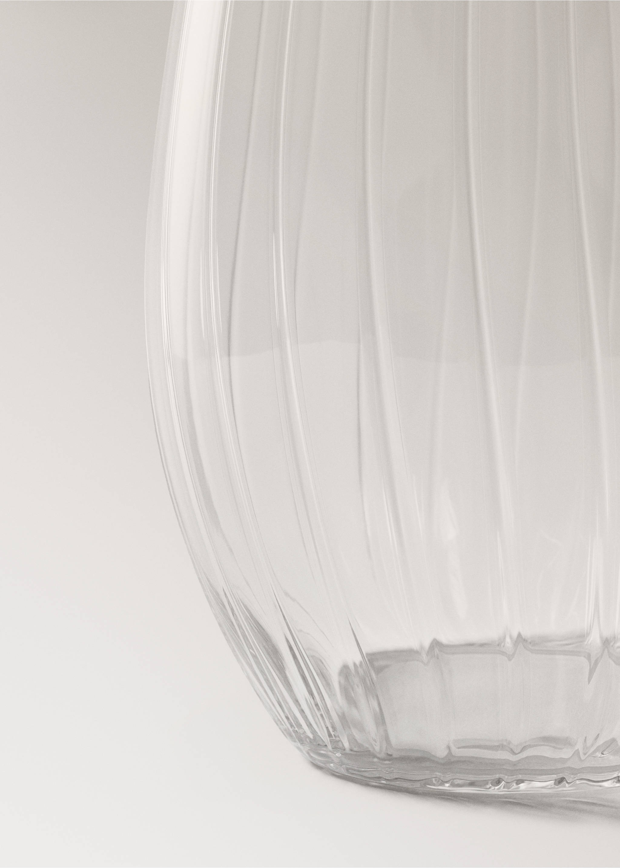 Tall glass vase - Details of the article 2, Ice Grey. Ref: 27021521-00.