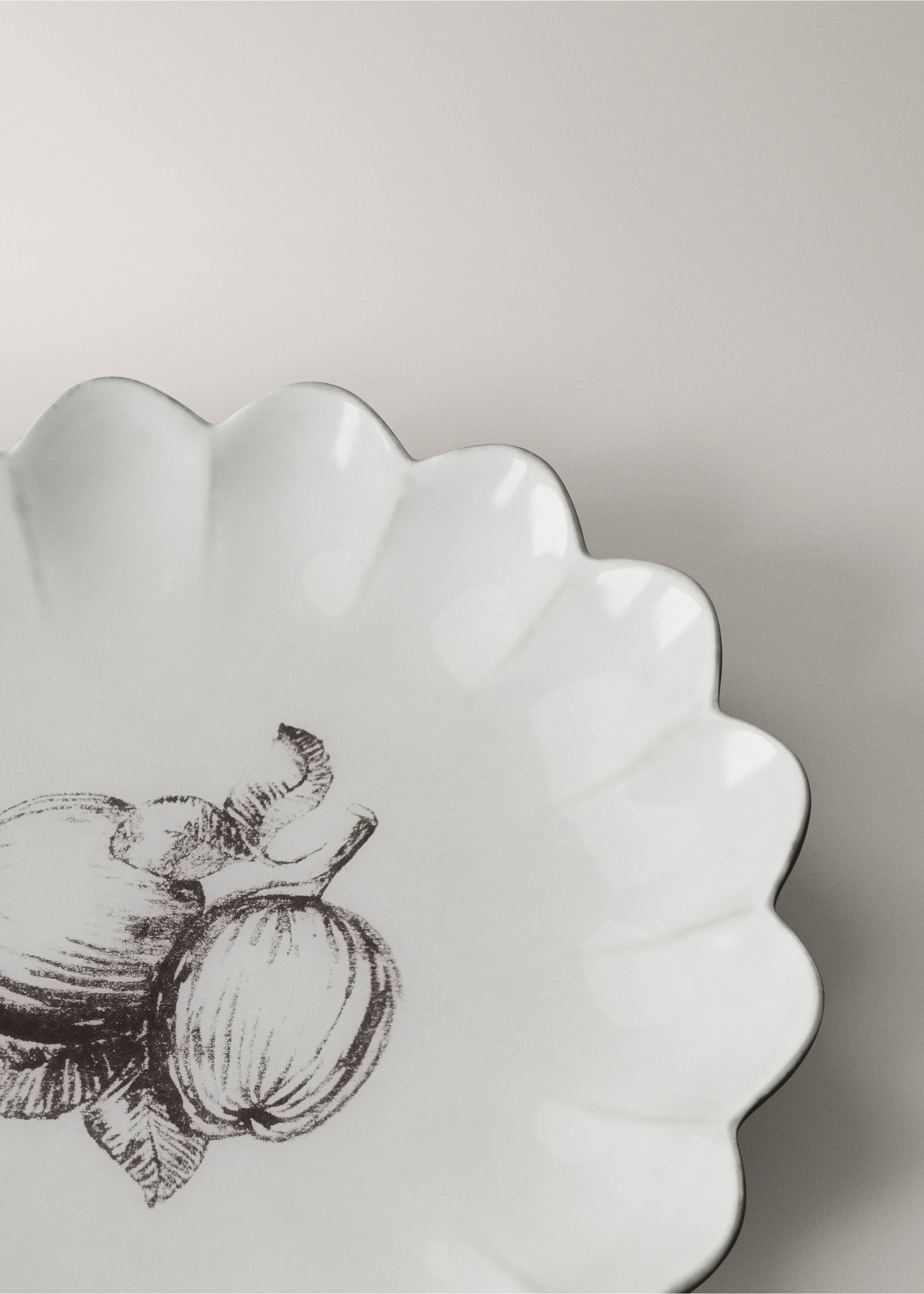 Dessertteller aus Steingut mit gewellter Form - Detail des Artikels 3, Hellgrau/Pastellgrau. Ref: 27021526-00.