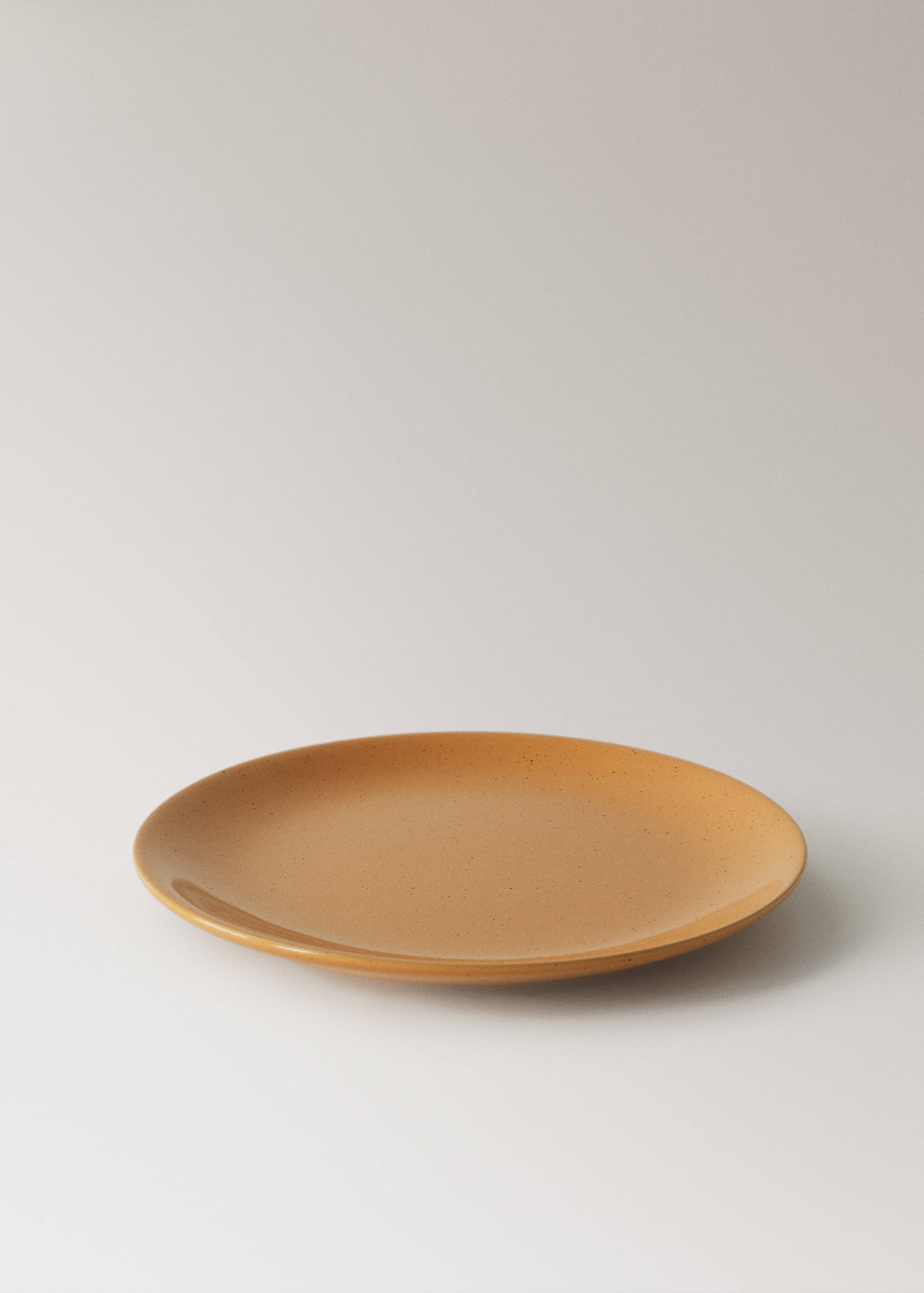 Stoneware dessert plate with spots - Details of the article 1