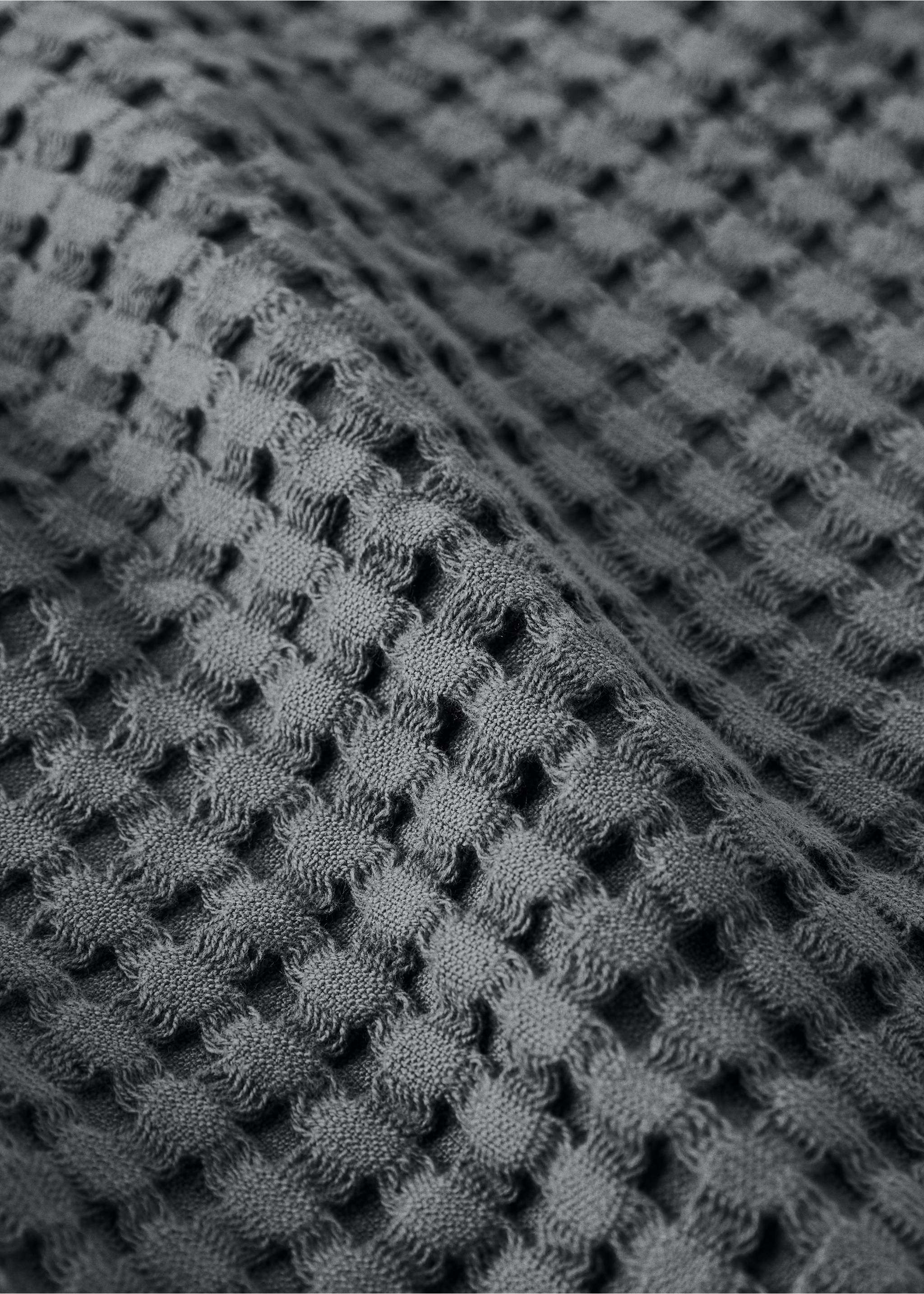 Cotton waffle hand towel - Details of the article 1, Dark Grey. Ref: 27021531-00.