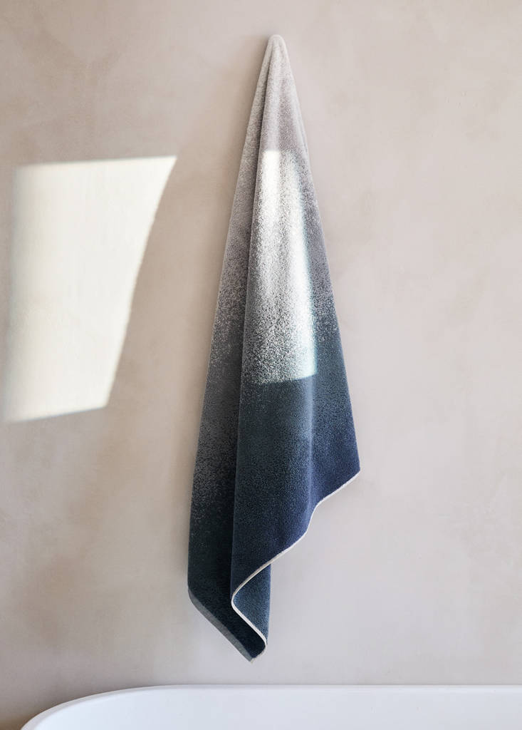 Gradient cotton terry bath towel — Indigo Blue