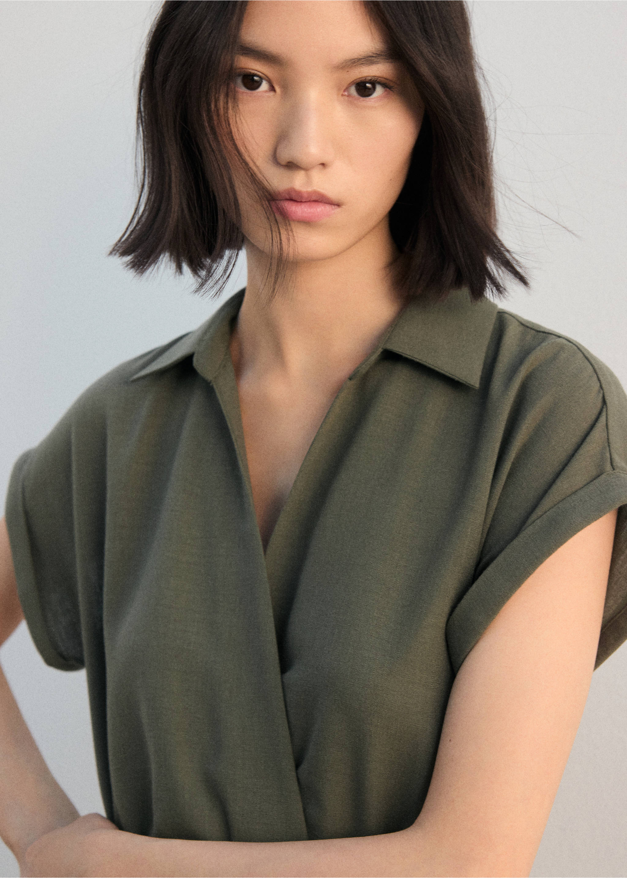 Pleated shirt dress - Details of the article 1, Khaki. Ref: 27022542-00.