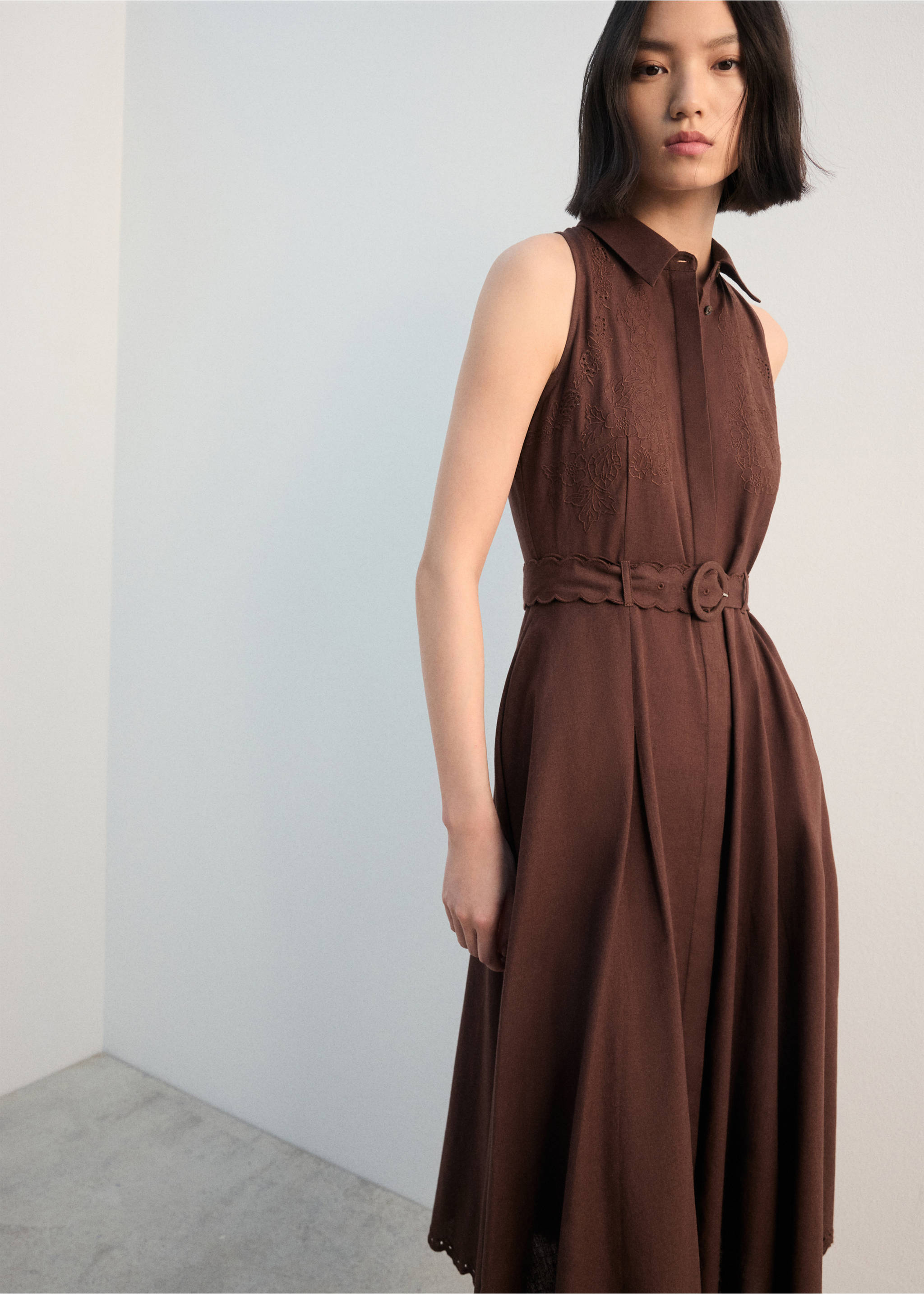 Vestit camiser brodat - Pla mig, Marró. Ref: 27022552-00.