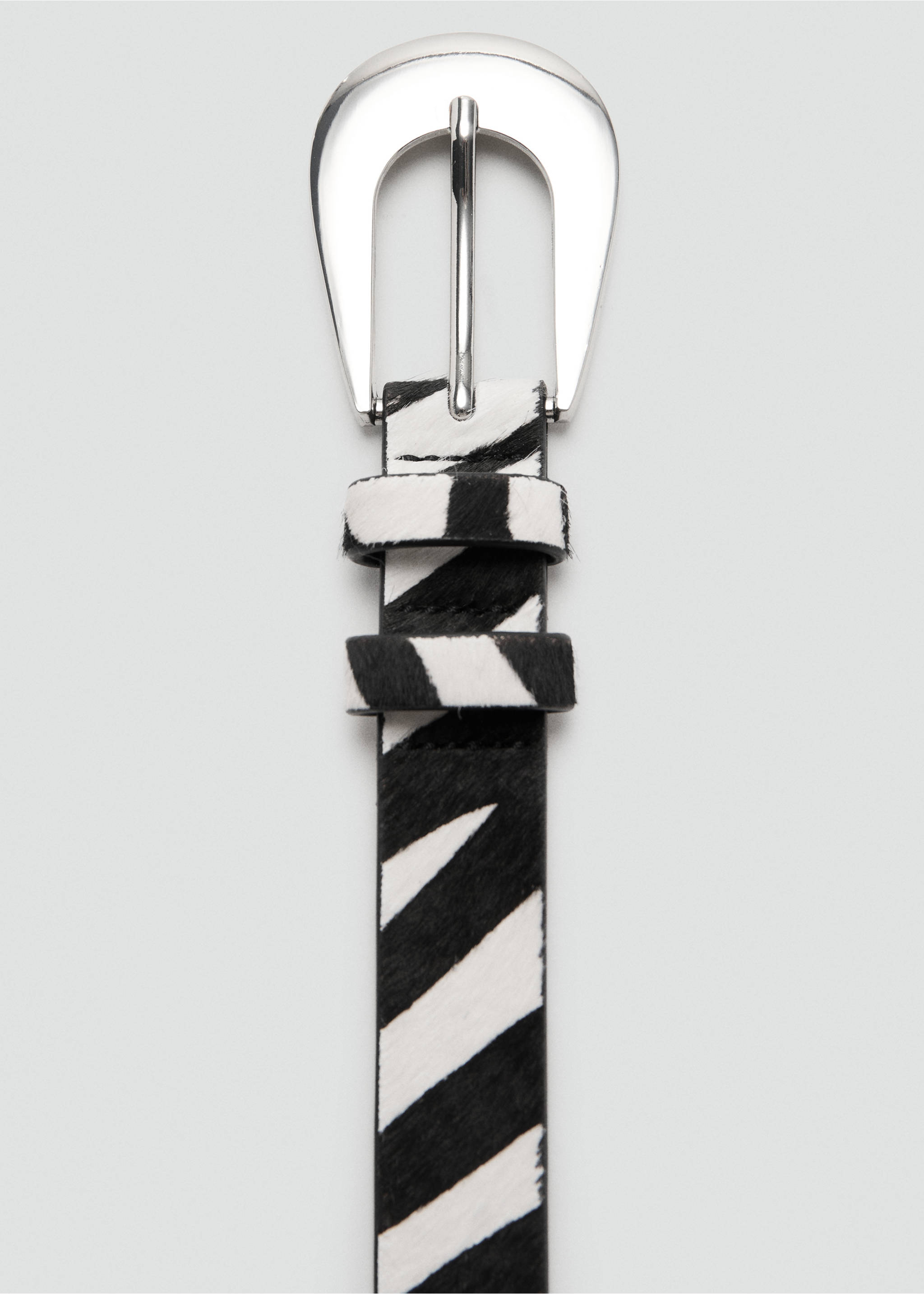 Ceinture en cuir avec poils de zèbre - Détail de l'article 1, Noir. Ref: 27022895-00.