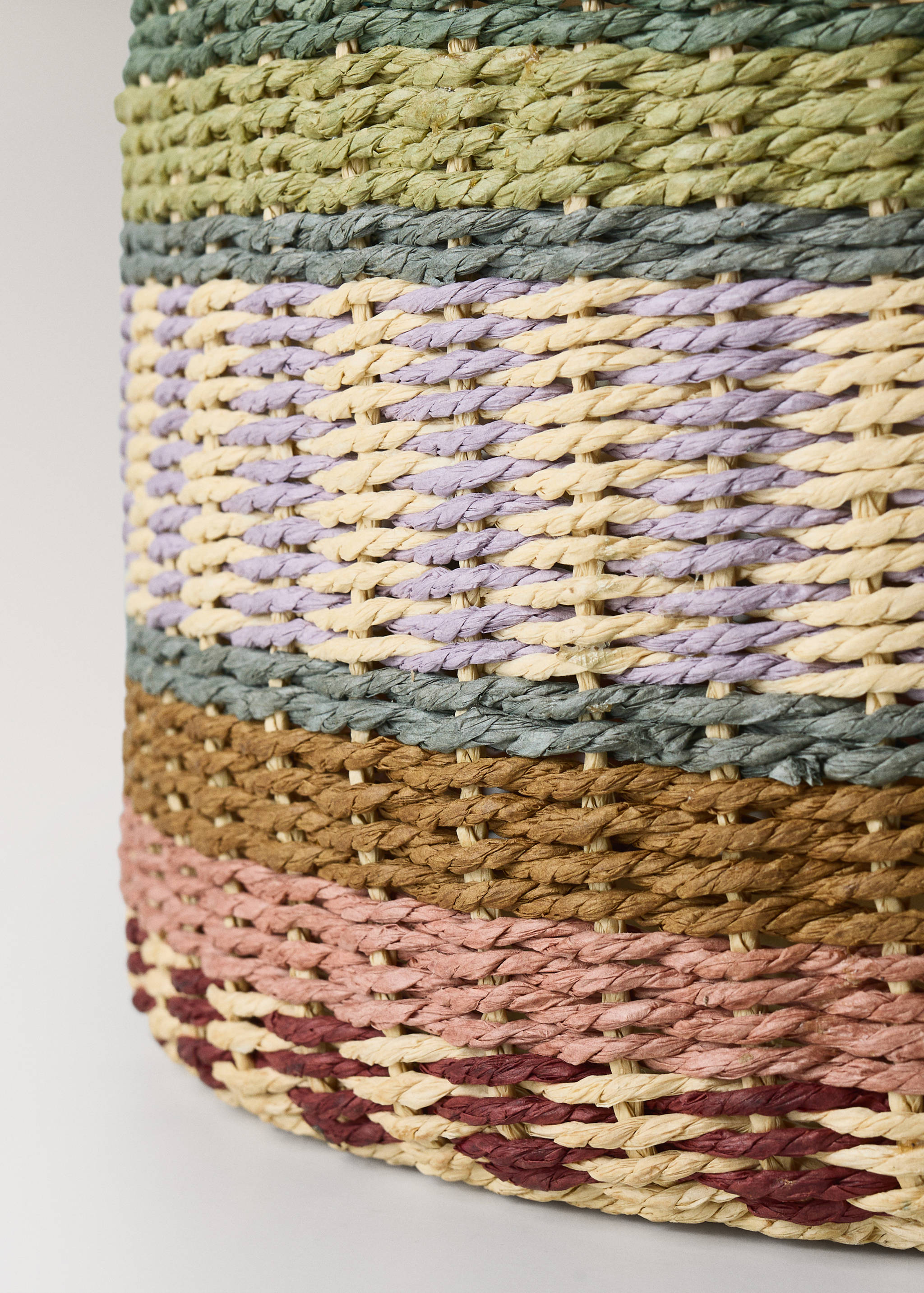 Large multicoloured patterned round basket - Details of the article 2