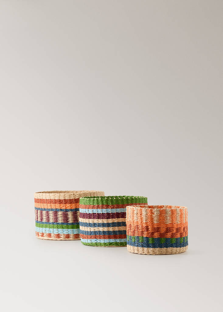 Small circular basket with colourful pattern — Green