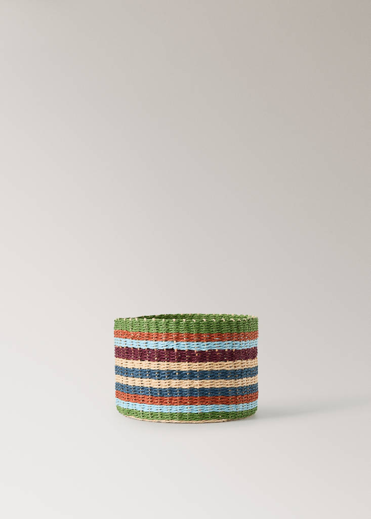 Small circular basket with colourful pattern — Green