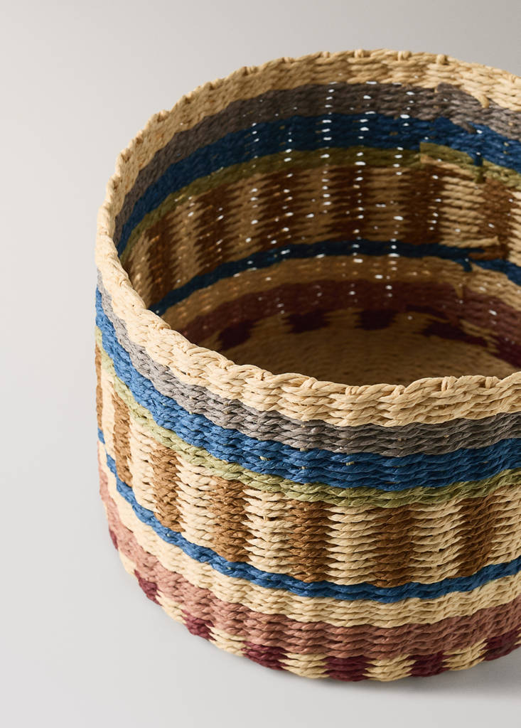 Small circular basket with colourful pattern — Purple