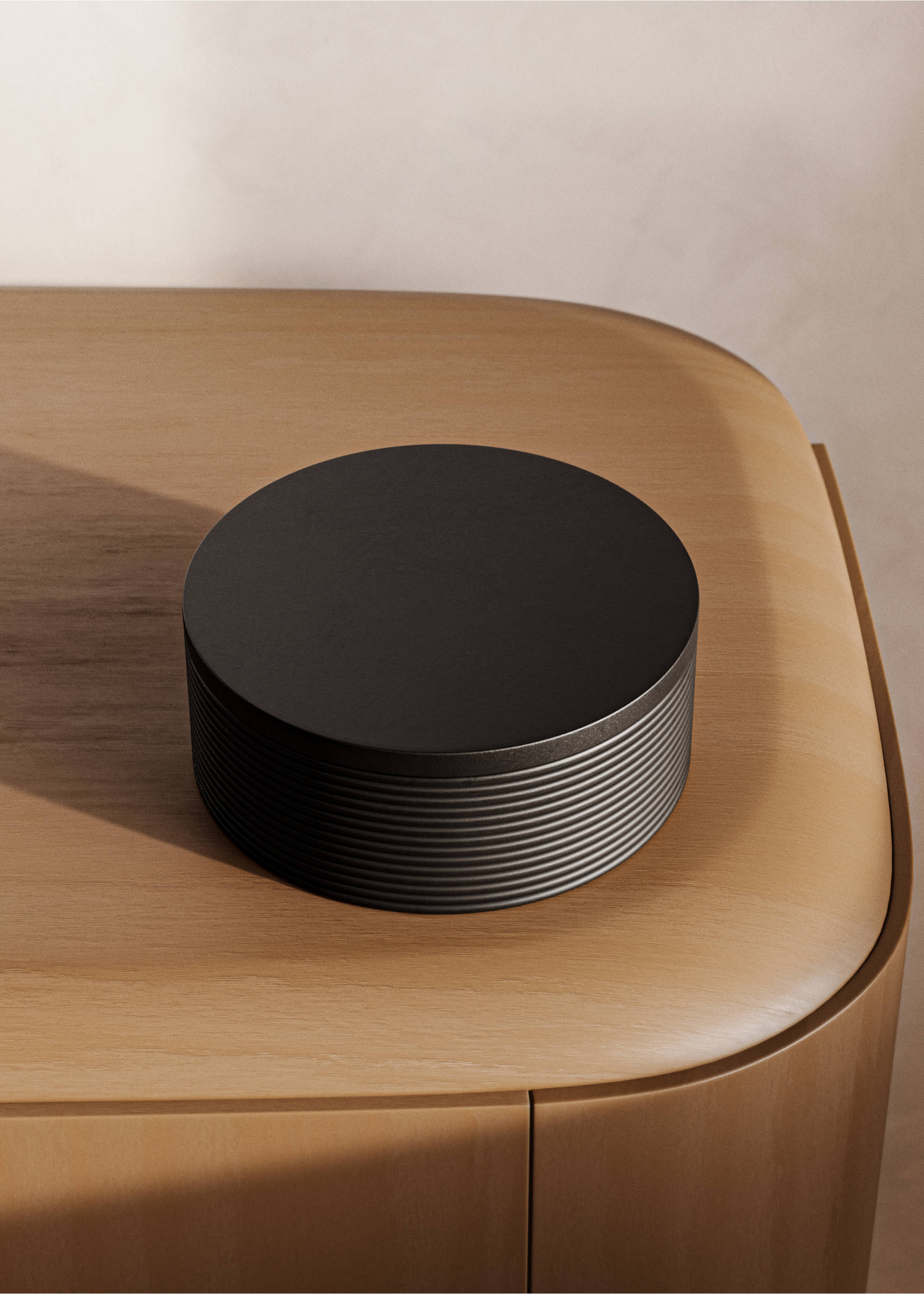 Medium round wooden box - General plane, Black. Ref: 27022903-00.