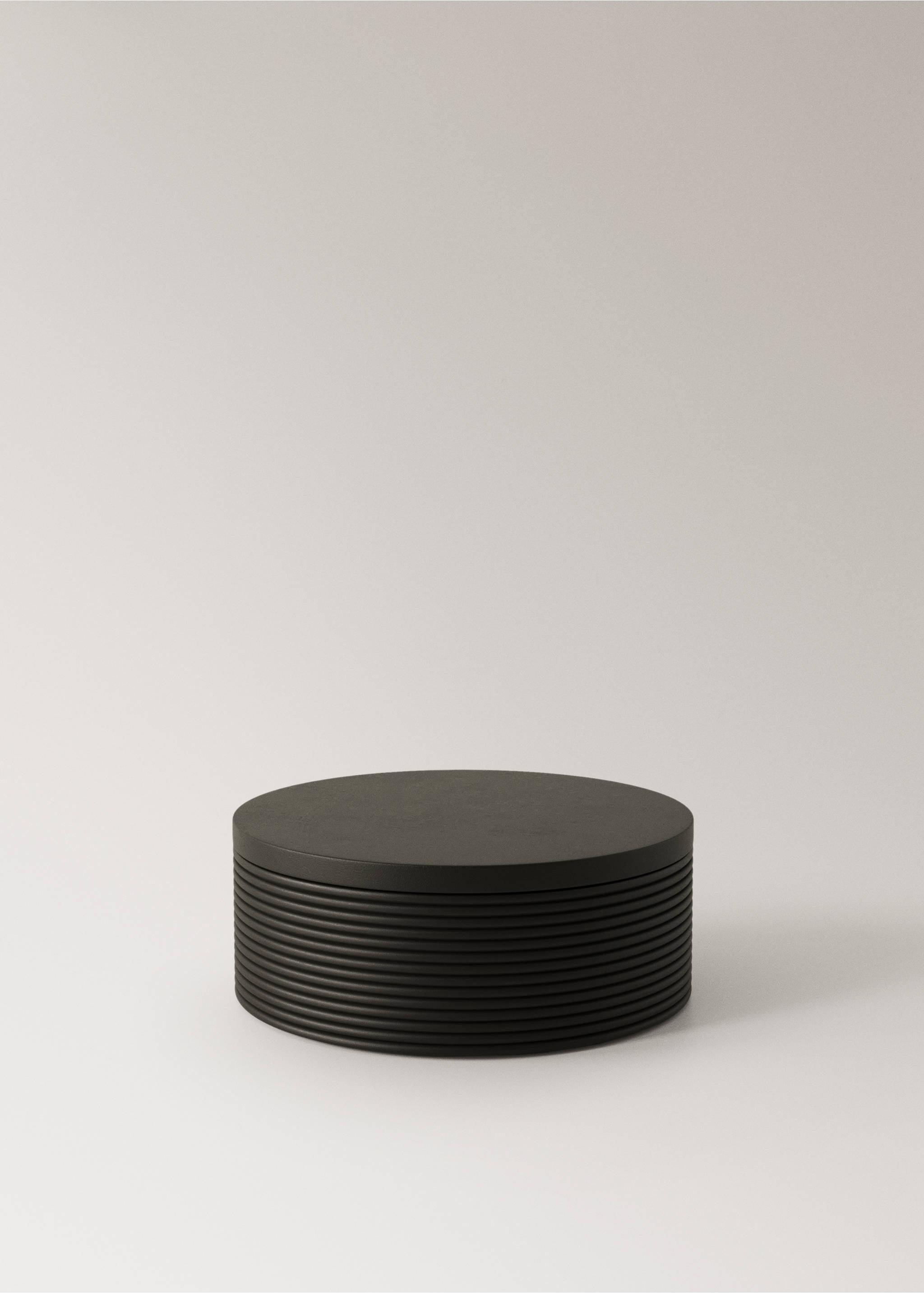 Medium round wooden box - Article without model, Black. Ref: 27022903-00.