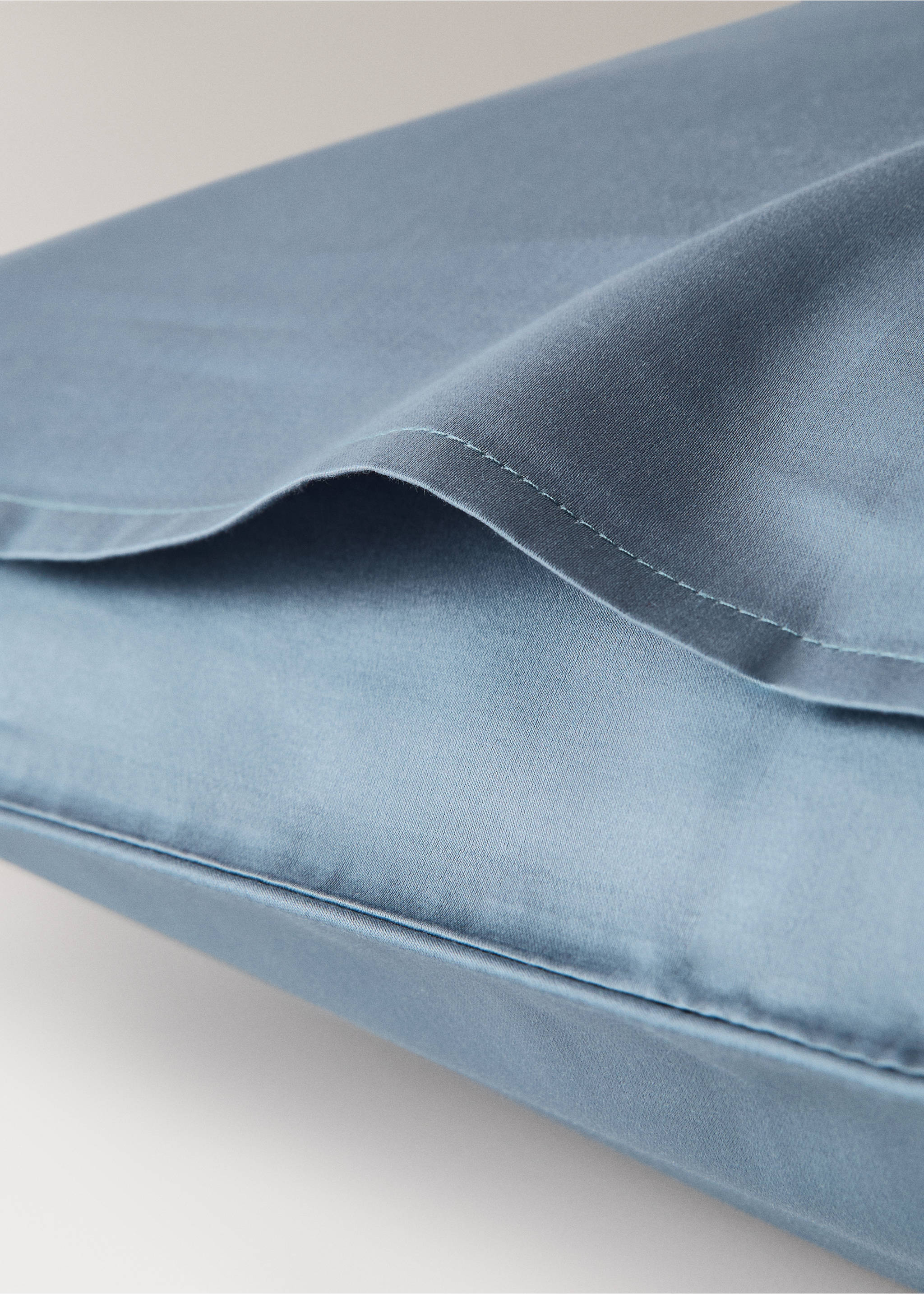 Two 600-thread count cotton satin pillowcases 60x60 cm - Details of the article 2, Blue. Ref: 27022910-00.