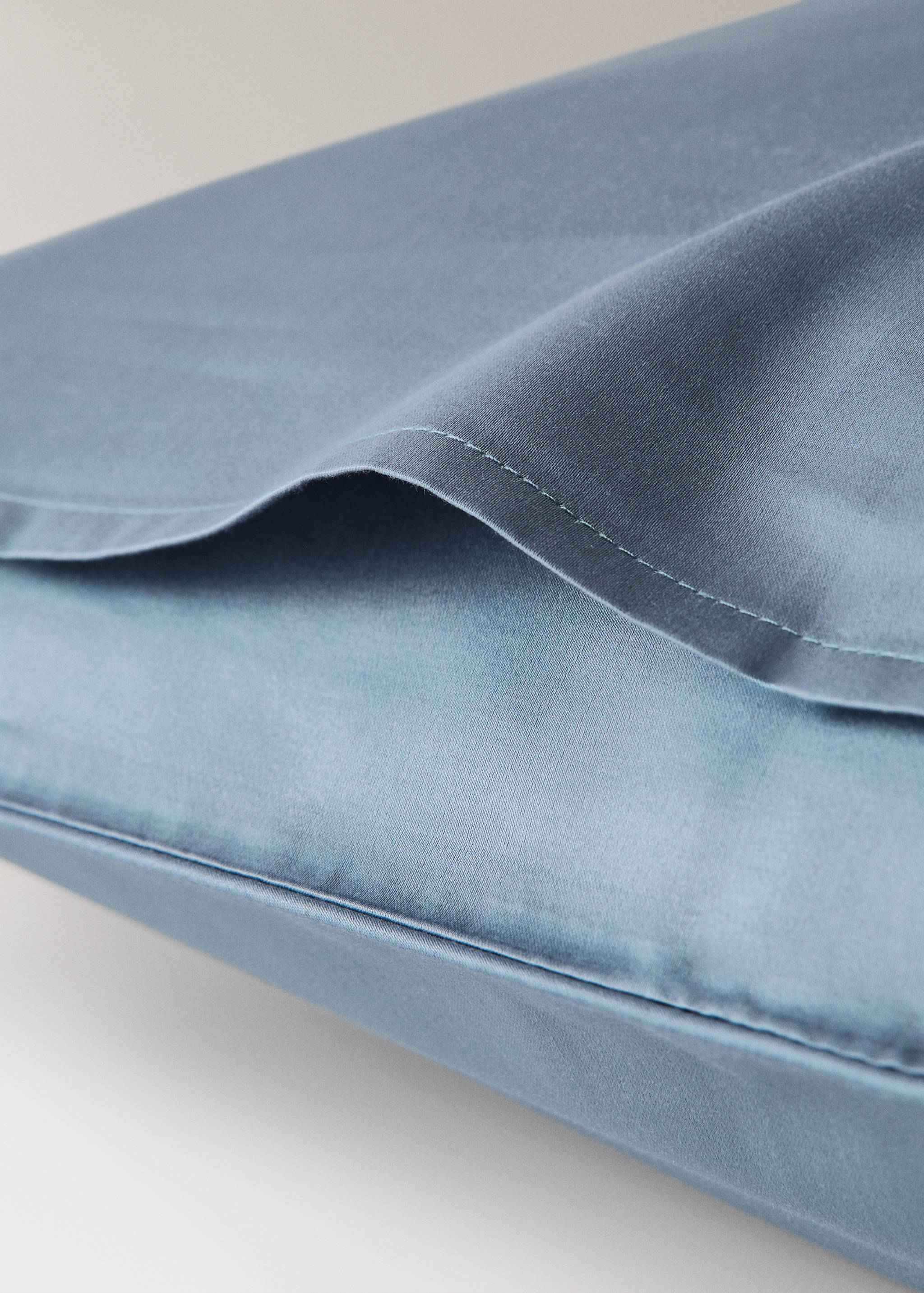 Two 600-thread count cotton satin pillowcases 60x60 cm - Details of the article 2