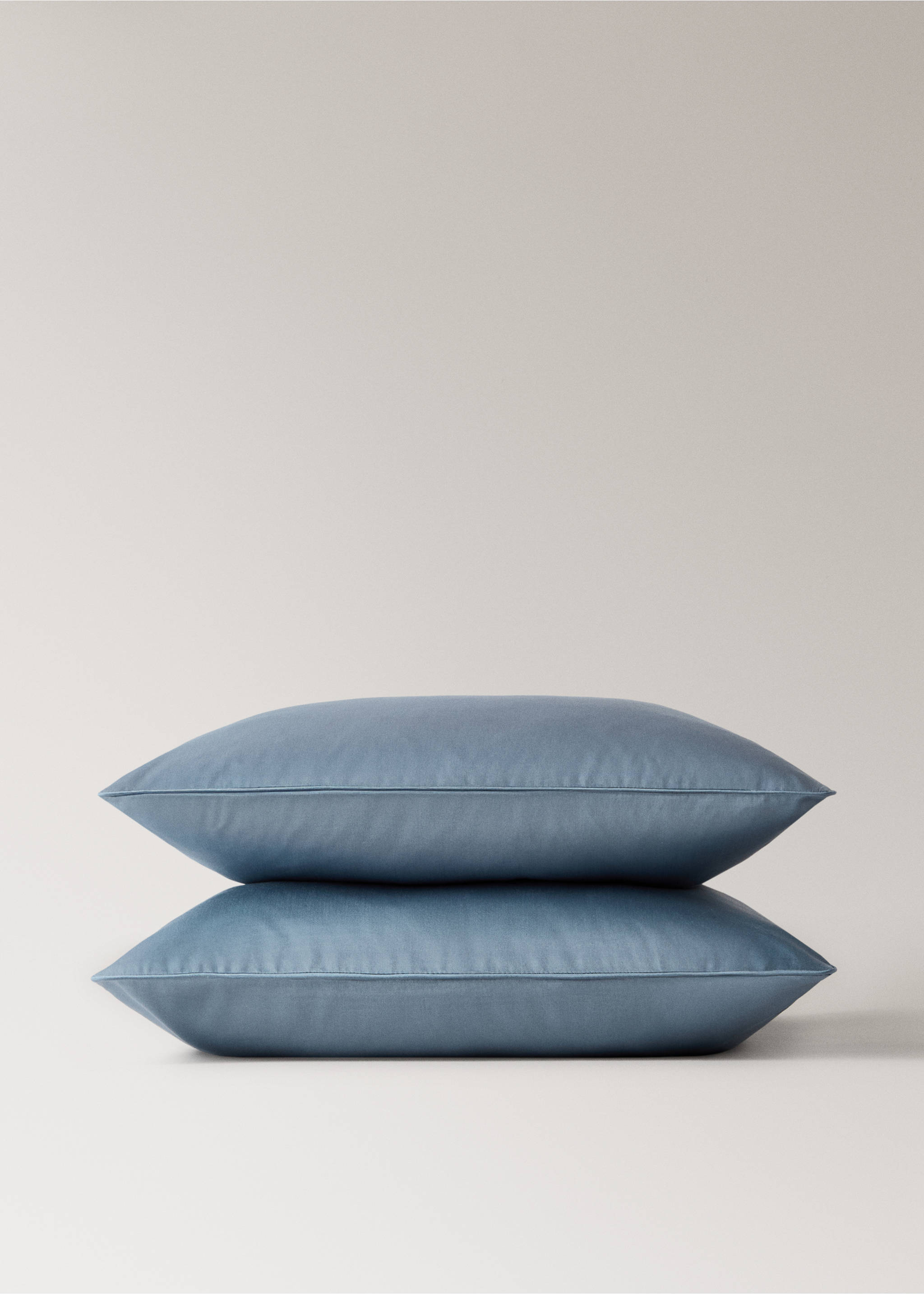 Two 600-thread count cotton satin pillowcases 60x60 cm - Details of the article 3, Blue. Ref: 27022910-00.