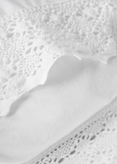 Two garment-dyed cotton pillowcases with wide lace 50x75 cm — White 2