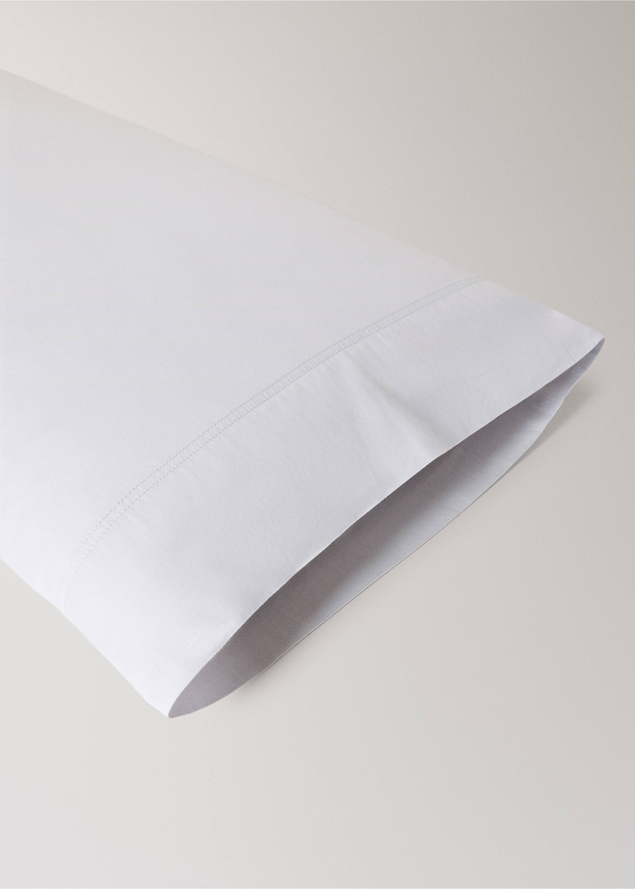 Double-stitched satin pillow cover 45x110 cm - Details of the article 2, Light/Pastel Purple. Ref: 27022928-00.
