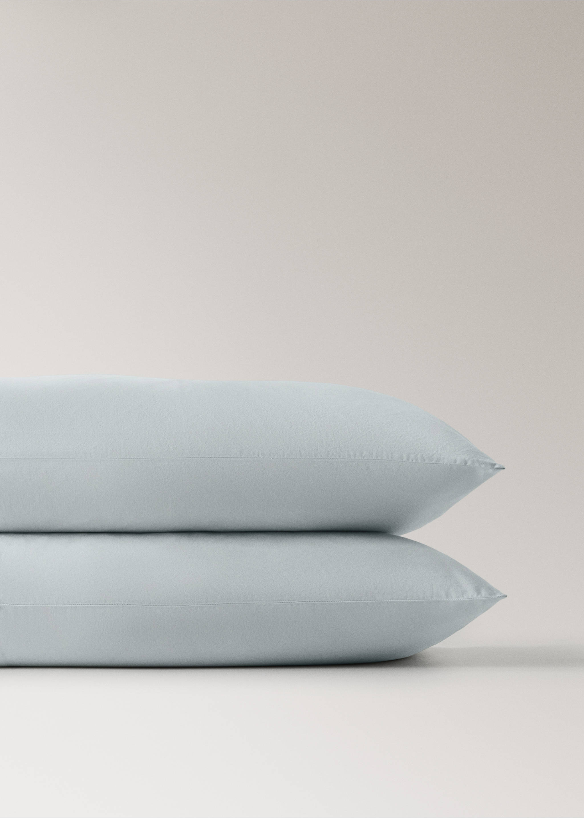 Two satin pillowcases with double topstitching 50x75 cm - Details of the article 3, Aqua Green. Ref: 27022929-00.