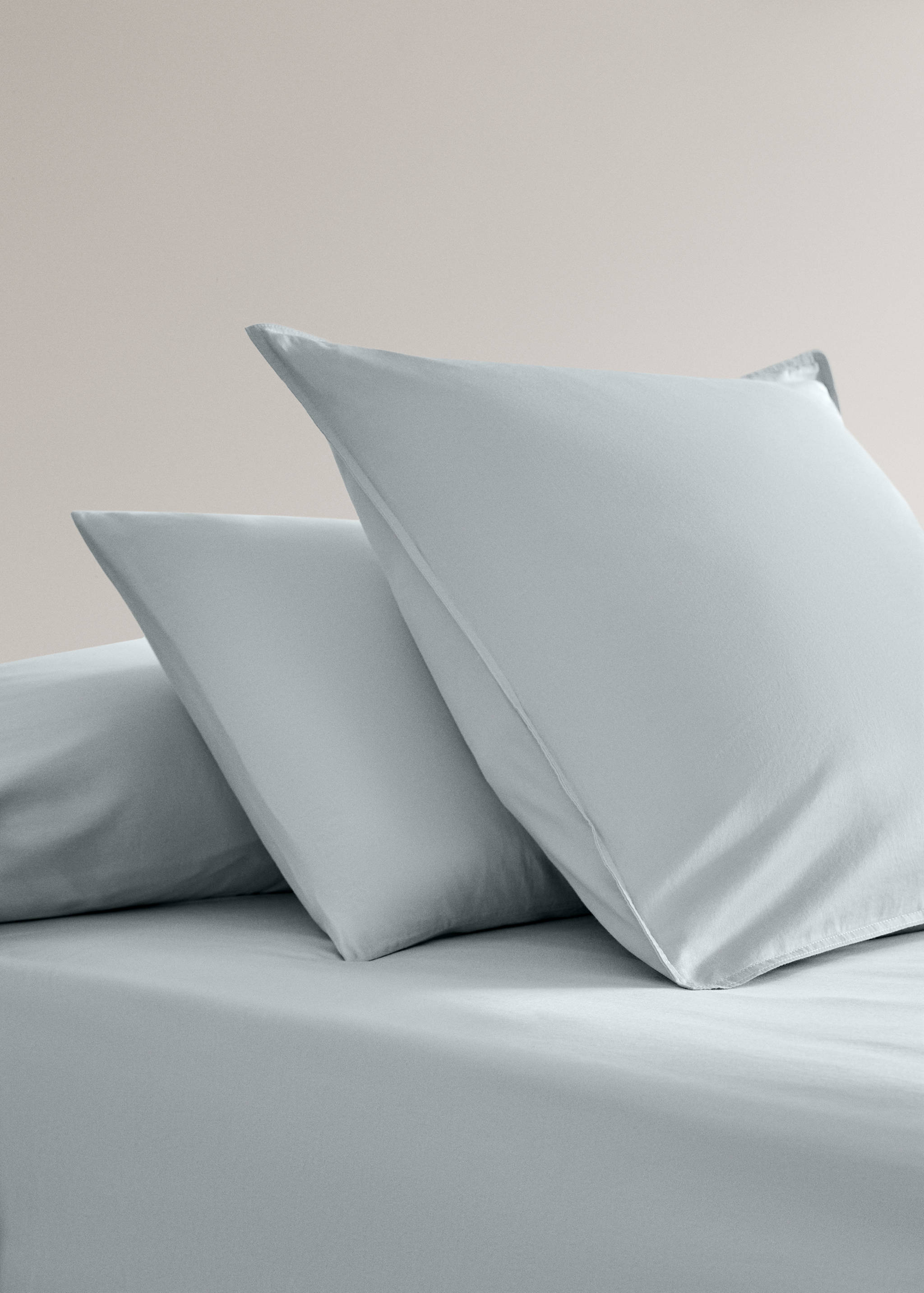 Two satin pillowcases with double topstitching 60x60 cm - General plane