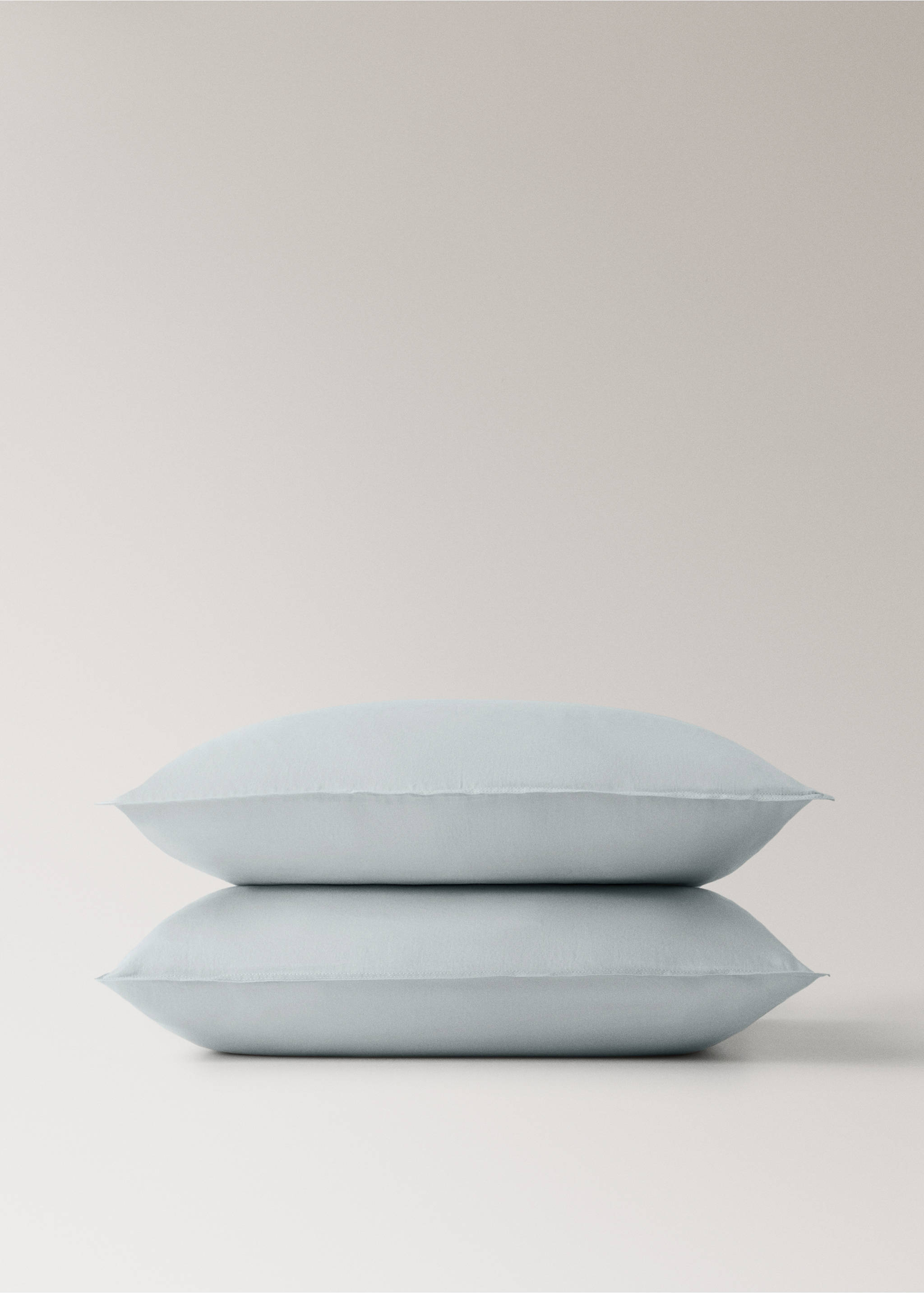 Two satin pillowcases with double topstitching 60x60 cm - Details of the article 3, Aqua Green. Ref: 27022930-00.