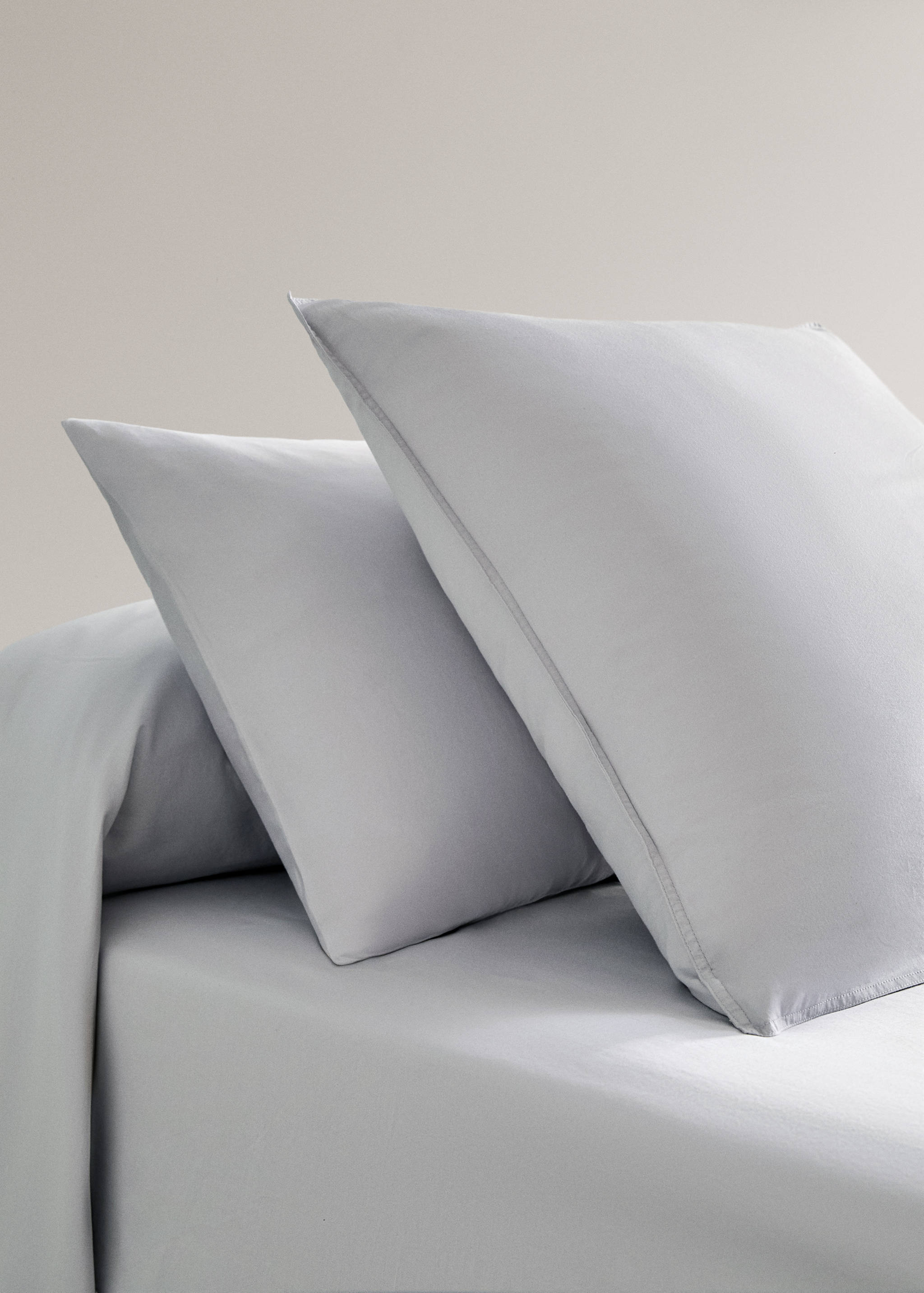 Two satin pillowcases with double topstitching 60x60 cm - General plane