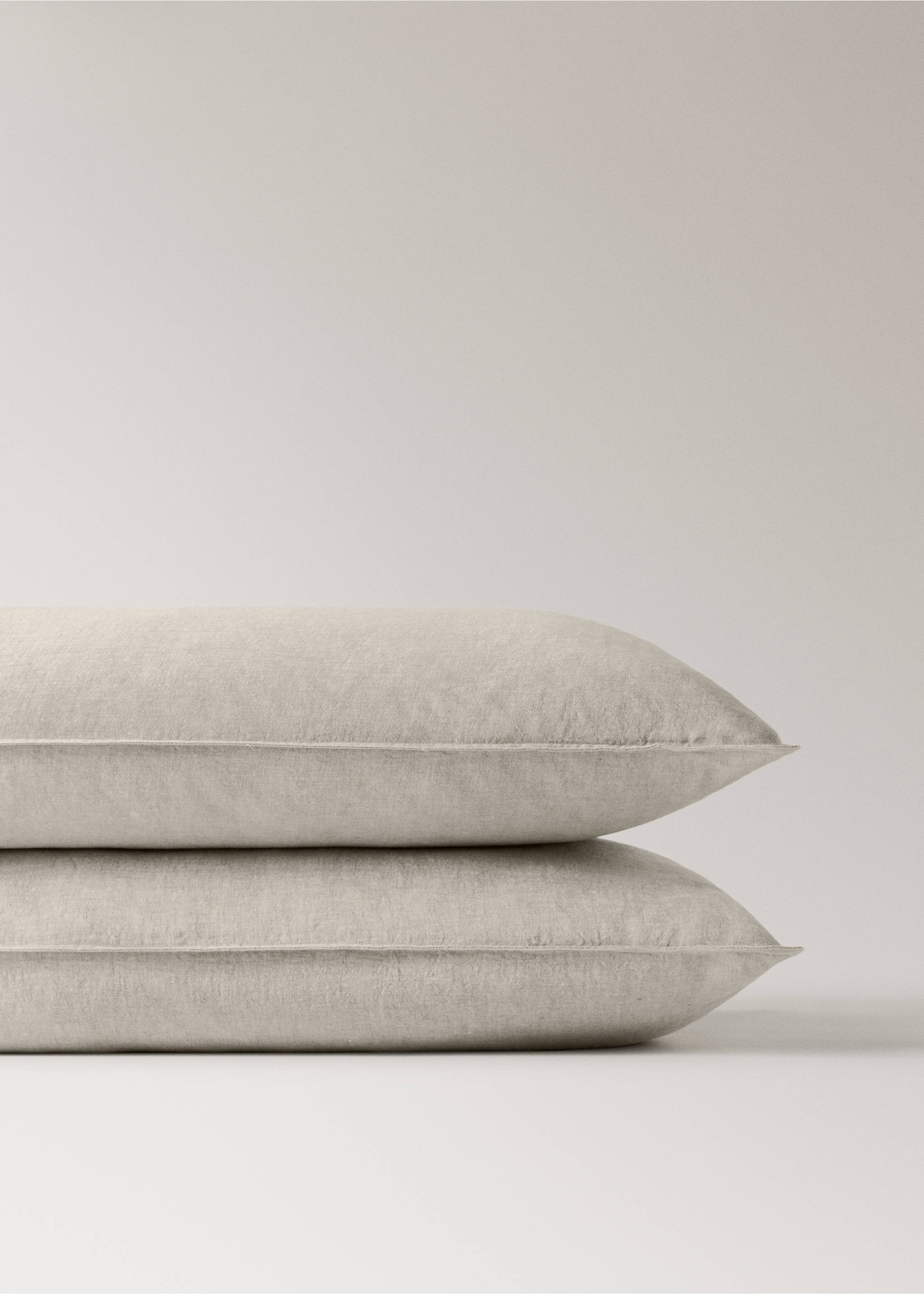 Zwei Kissenbezüge aus gewaschenem Leinen 50 x 75 cm - Detail des Artikels 1, Sandfarben. Ref: 27022932-00.