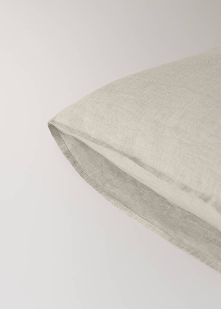 Two washed linen pillowcases 50x75 cm — Sand