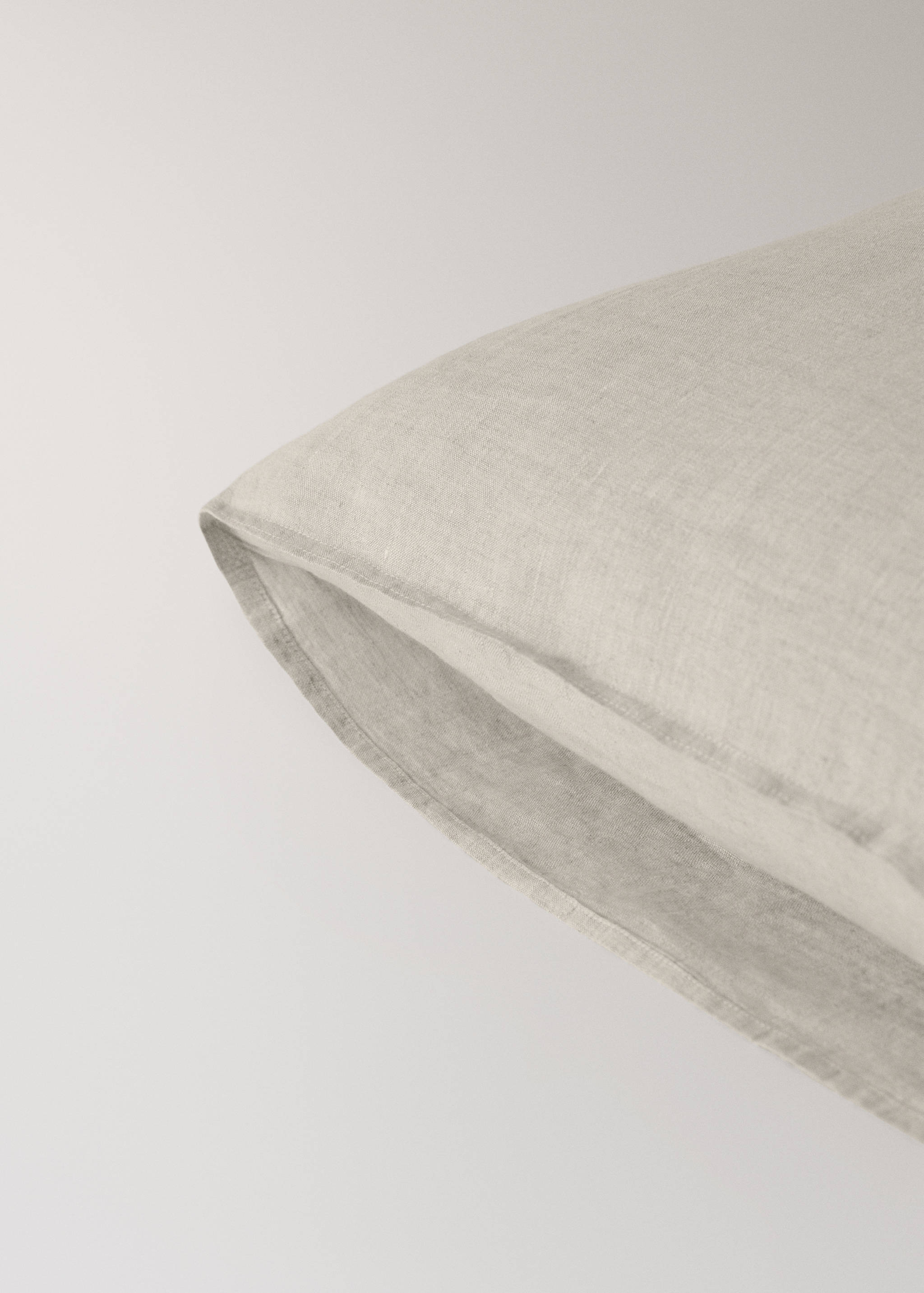 Two washed linen pillowcases 60x60 cm - Details of the article 3