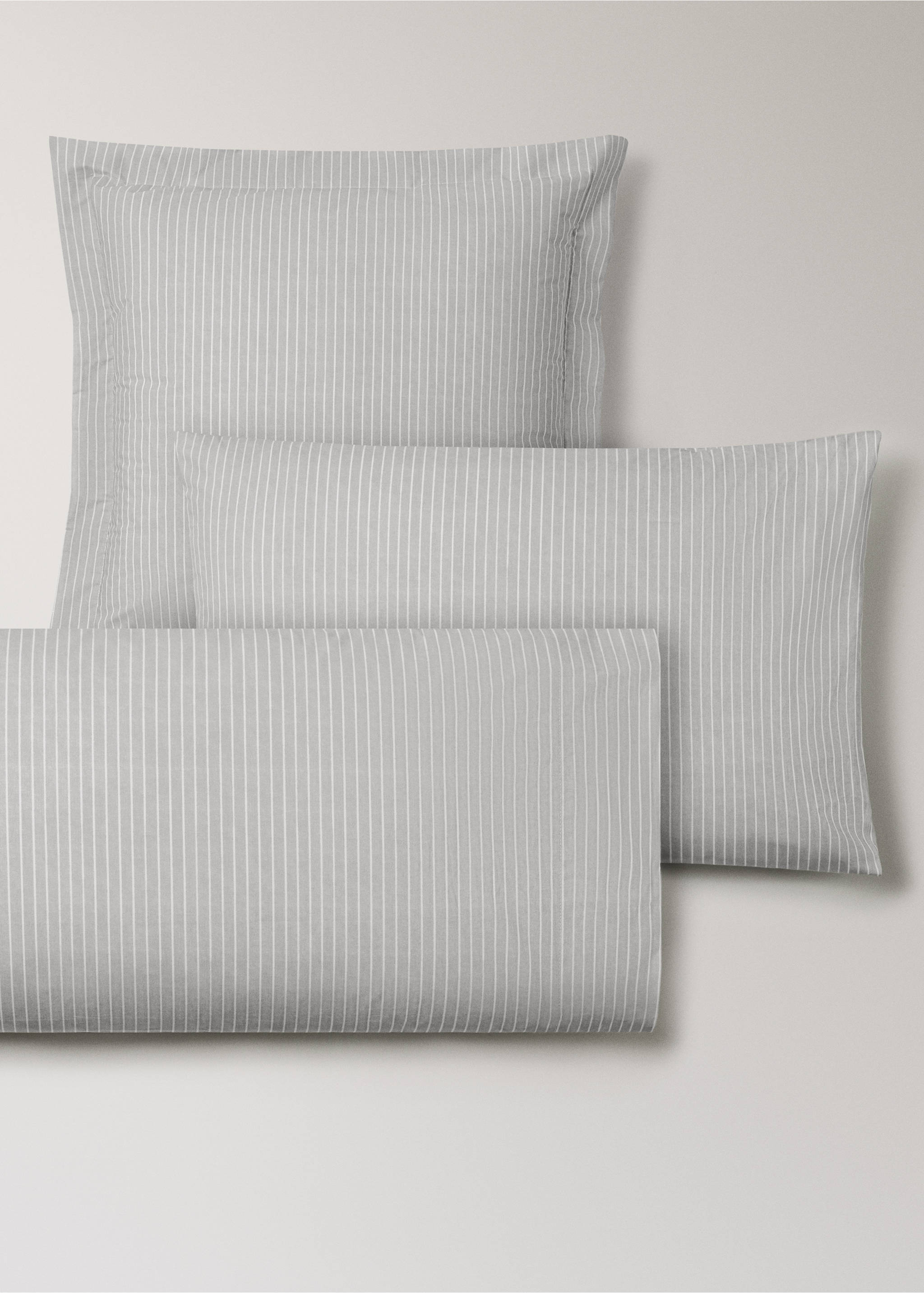 Two cotton percale striped pillowcases 50x75 cm - Details of the article 4, Light/Pastel Grey. Ref: 27022938-00.