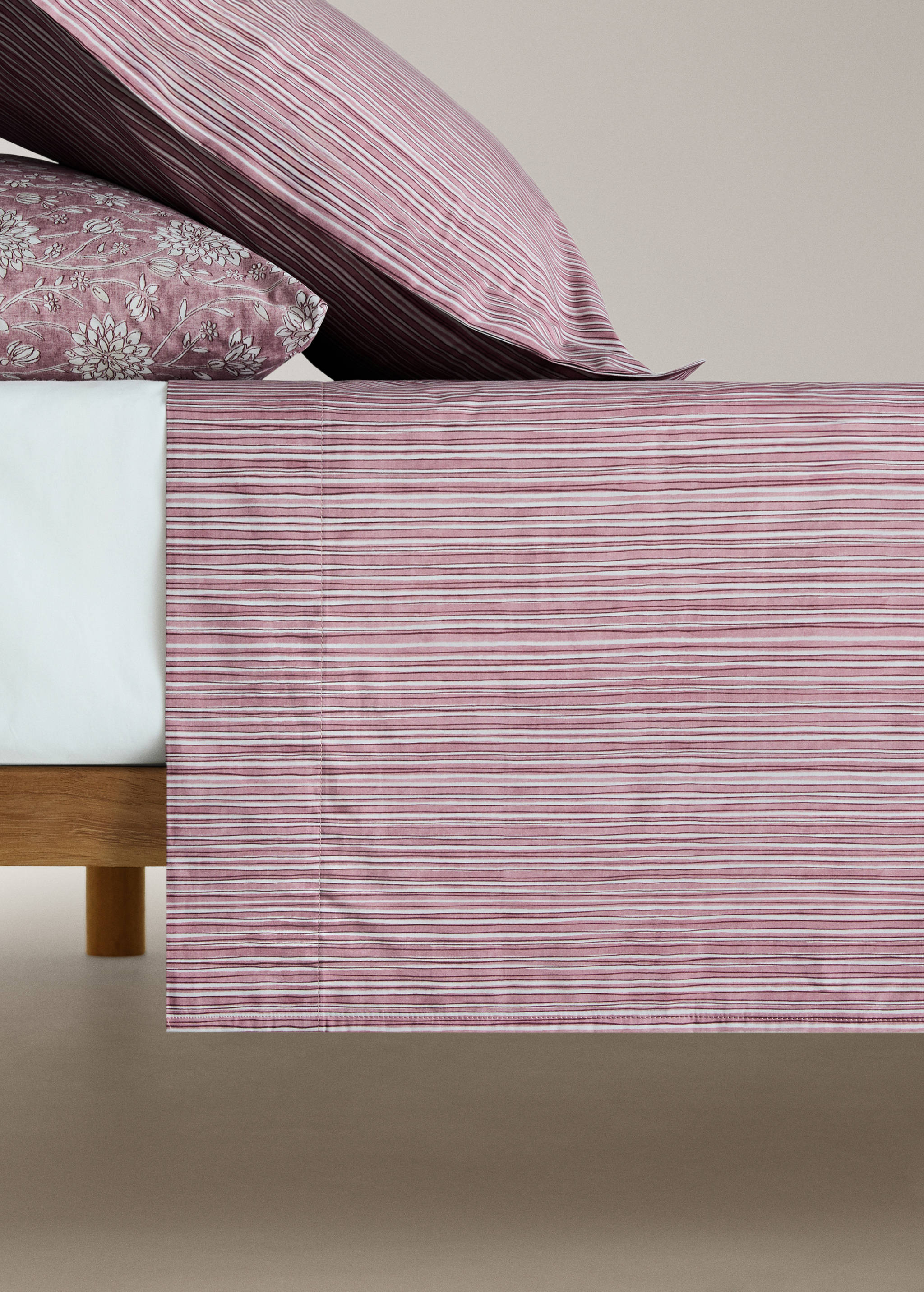 Top sheet with fine stripe pattern 135/140 cm - Article without model