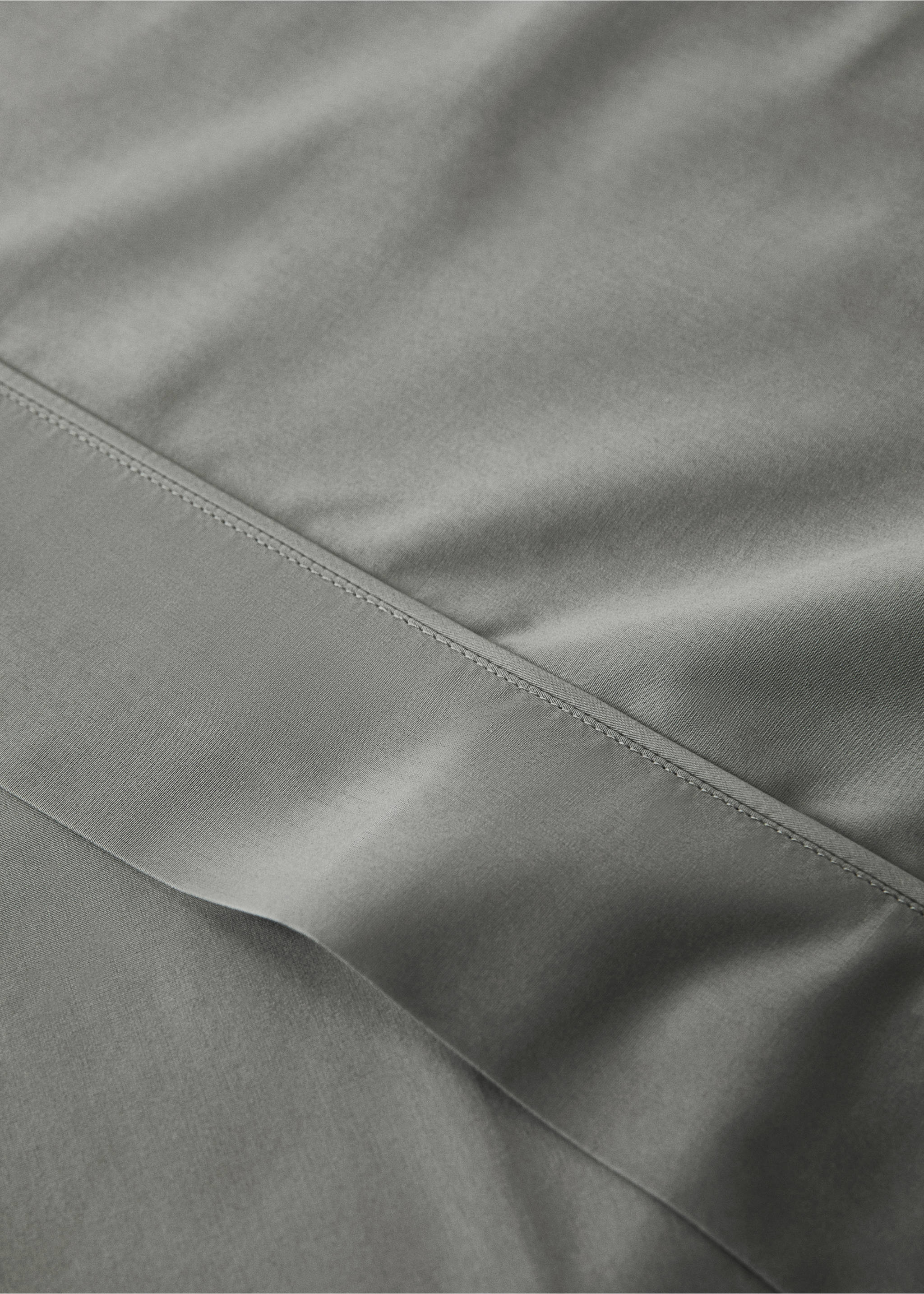 500-thread count cotton percale top sheet with rounded piping detail for 180/200cm bed - Details of the article 1, Grey. Ref: 27022963-00.