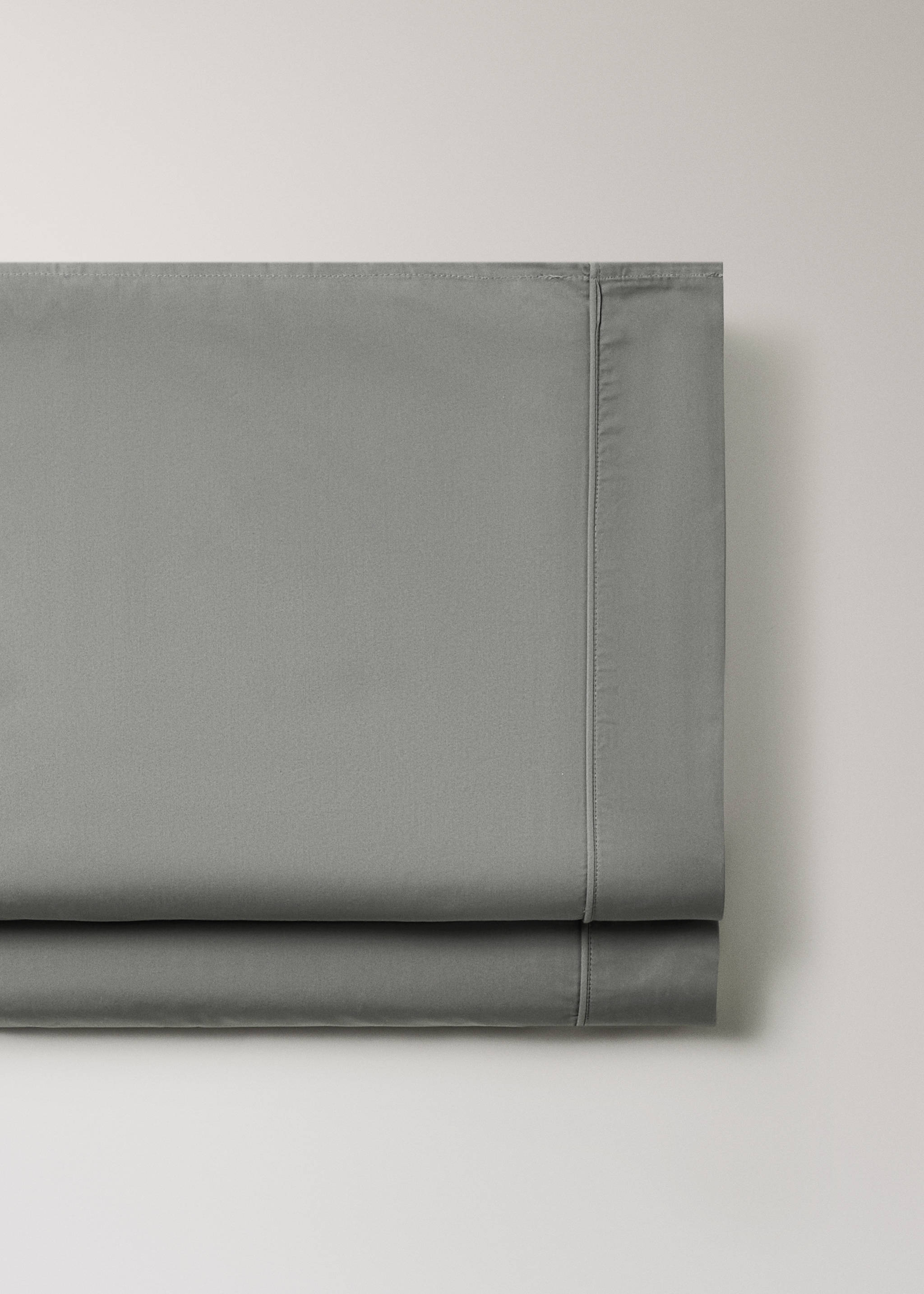 500 thread count percale cotton top sheet with rounded piping detail for a 200 cm bed - Details of the article 2