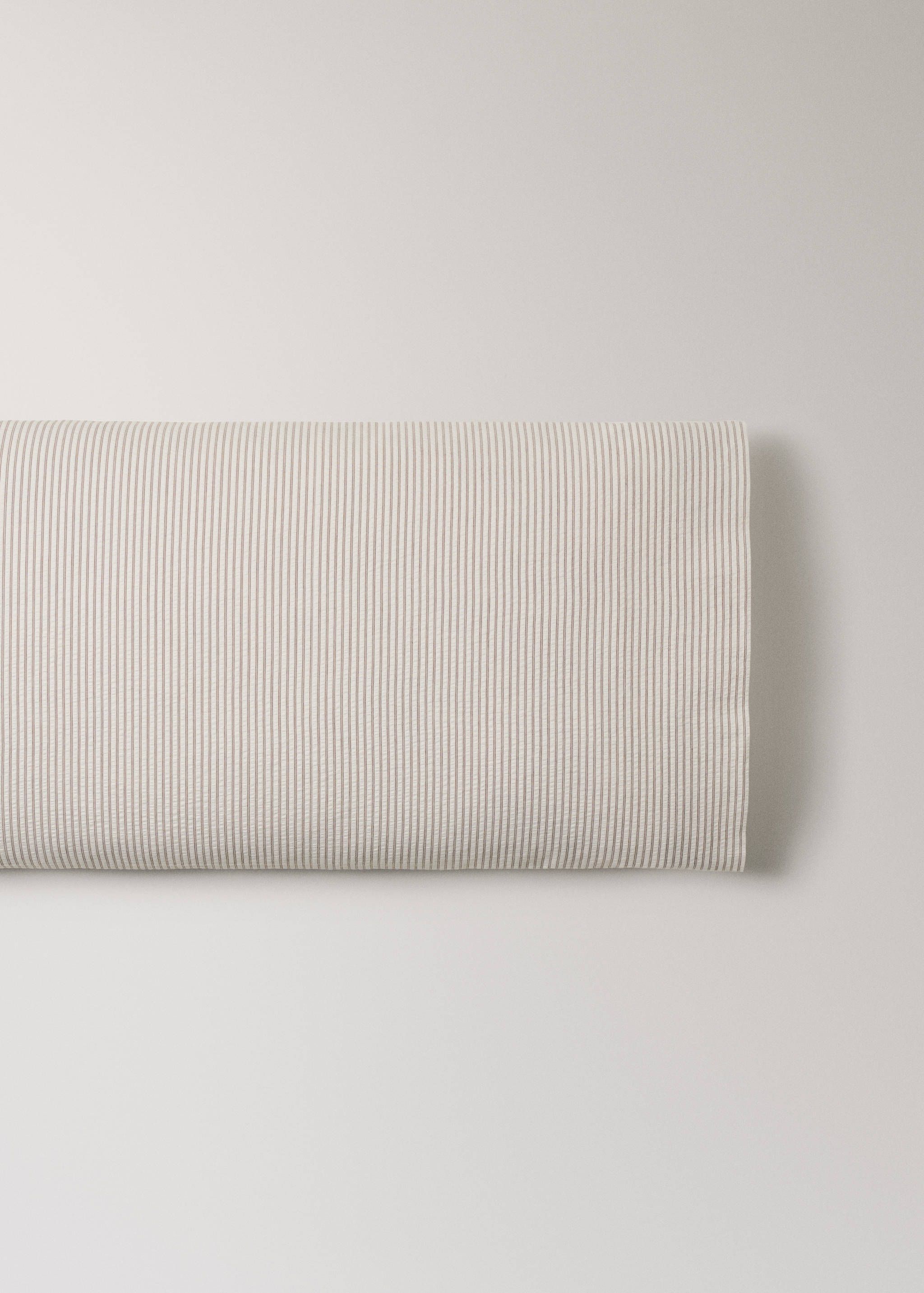 Seersucker cotton pillowcase with fine stripes 45x110 cm - Article without model