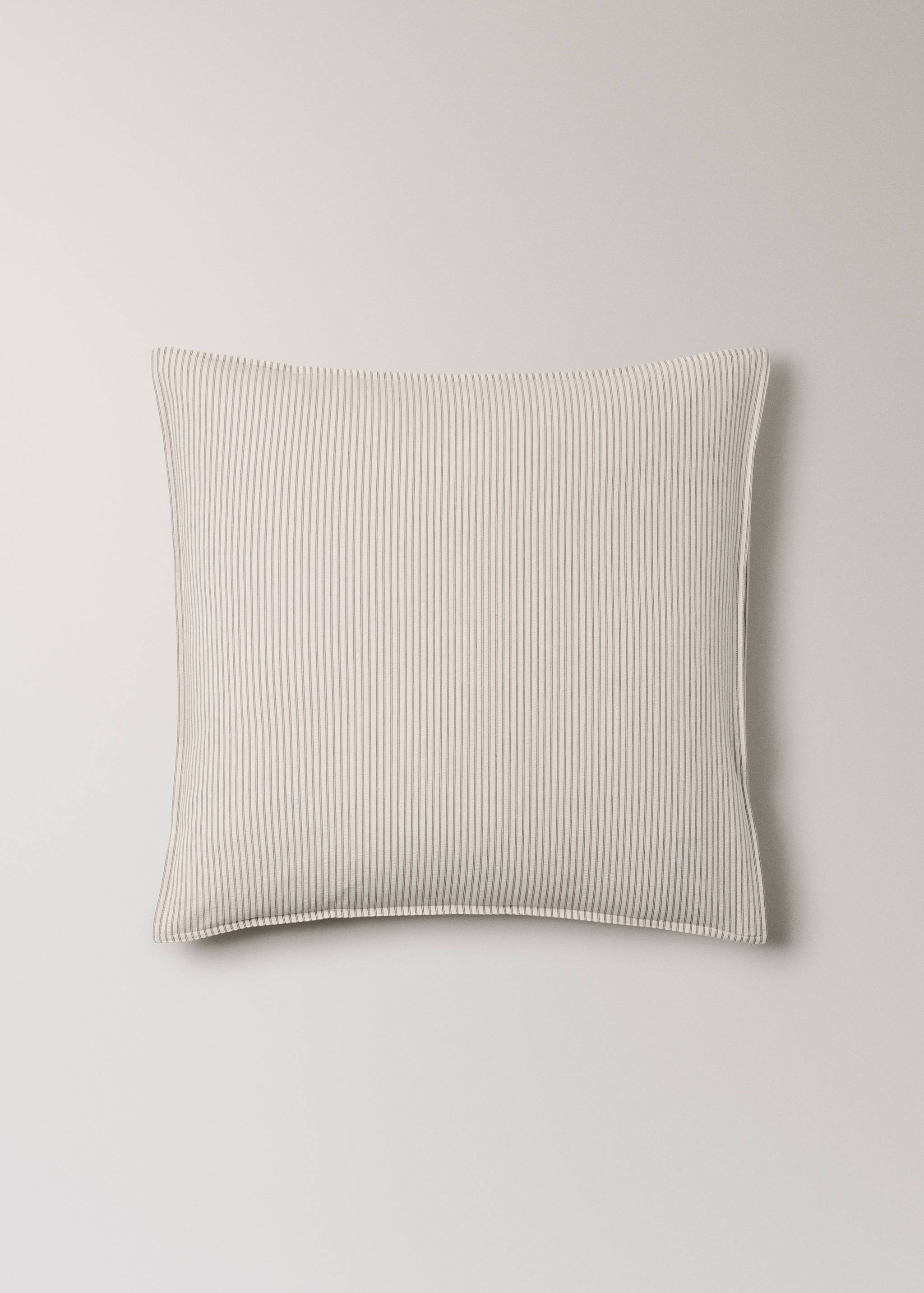 Two seersucker cotton pillowcases with fine stripes 60x60 cm - Article without model