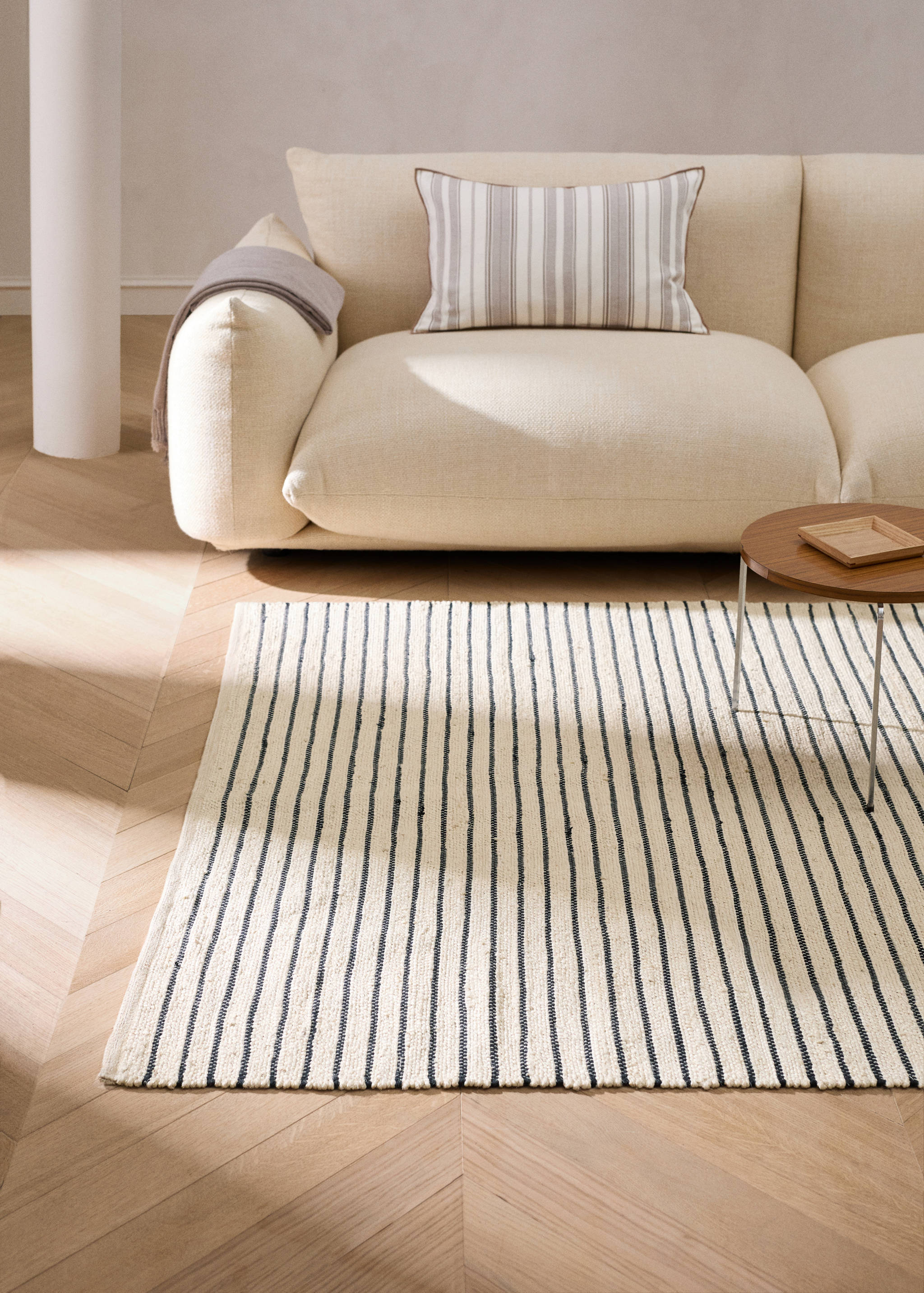 Large striped jute rug - General plane