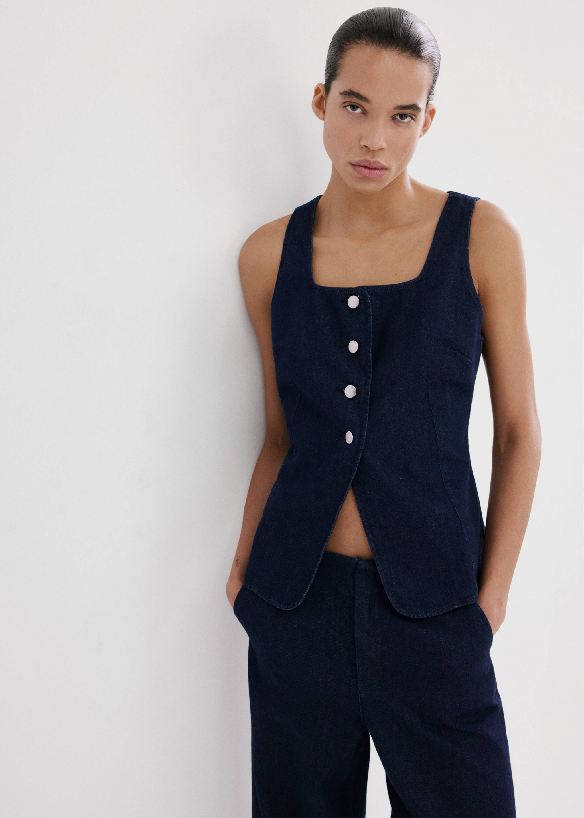 Wide leg mid-rise jeans - Details of the article 1