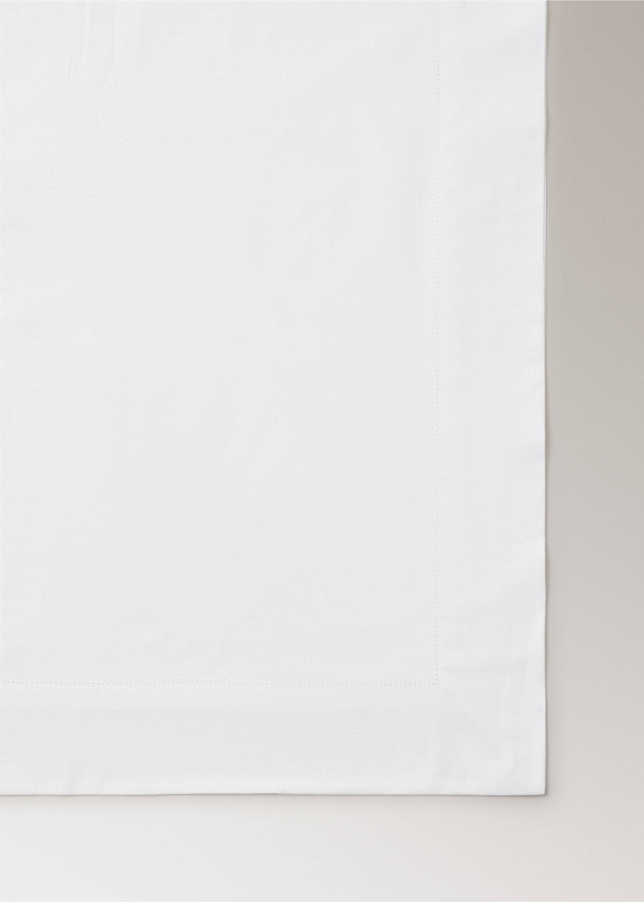 Round cotton tablecloth with hemstitch detail - Details of the article 2, White. Ref: 27023282-00.